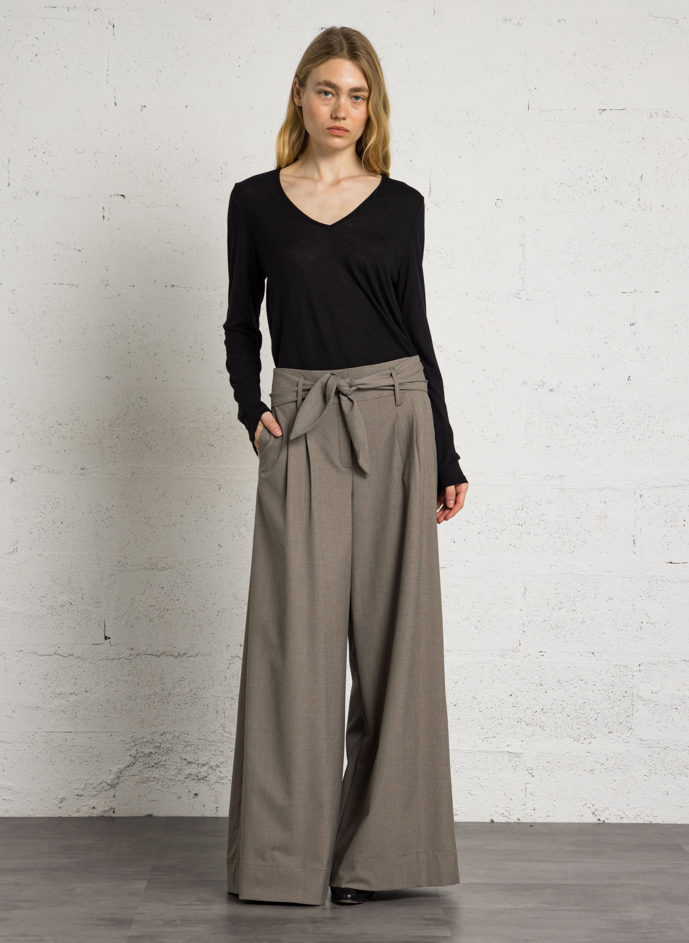 Pull ample col V  SUD EXPRESS Noir