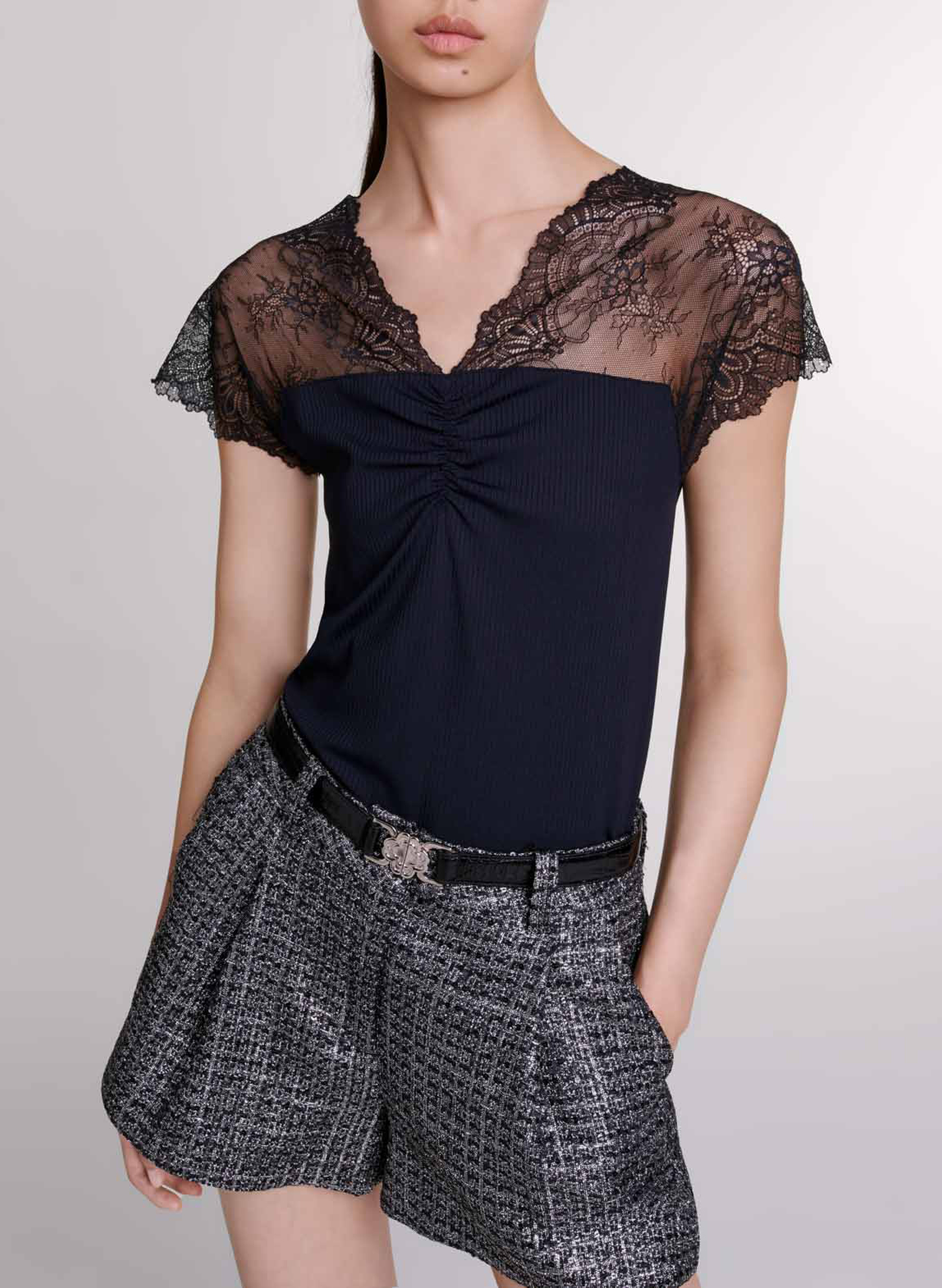 Top col V à dentelle  MAJE Noir