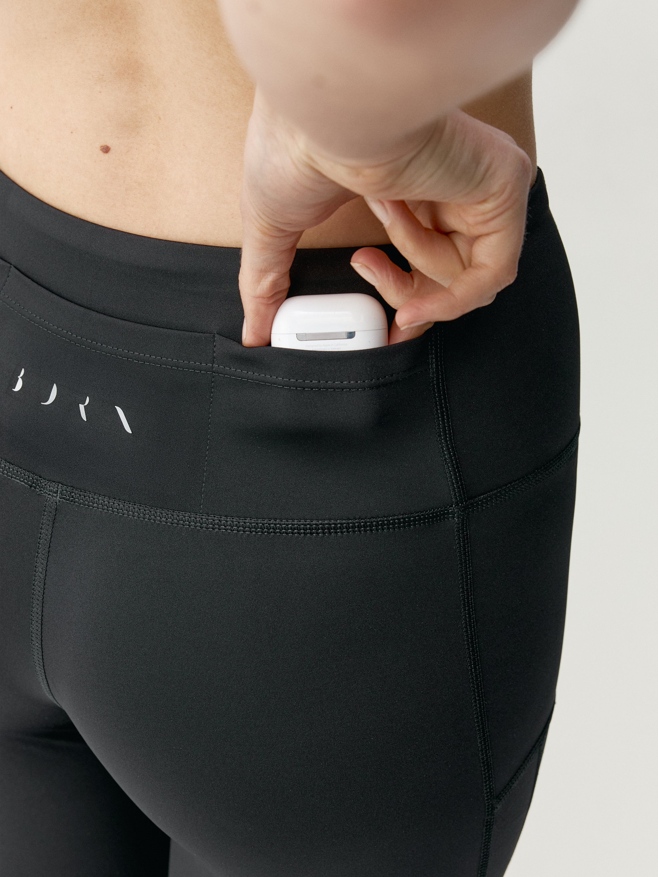 Long performance sports leggings BORN LIVING YOGA Black