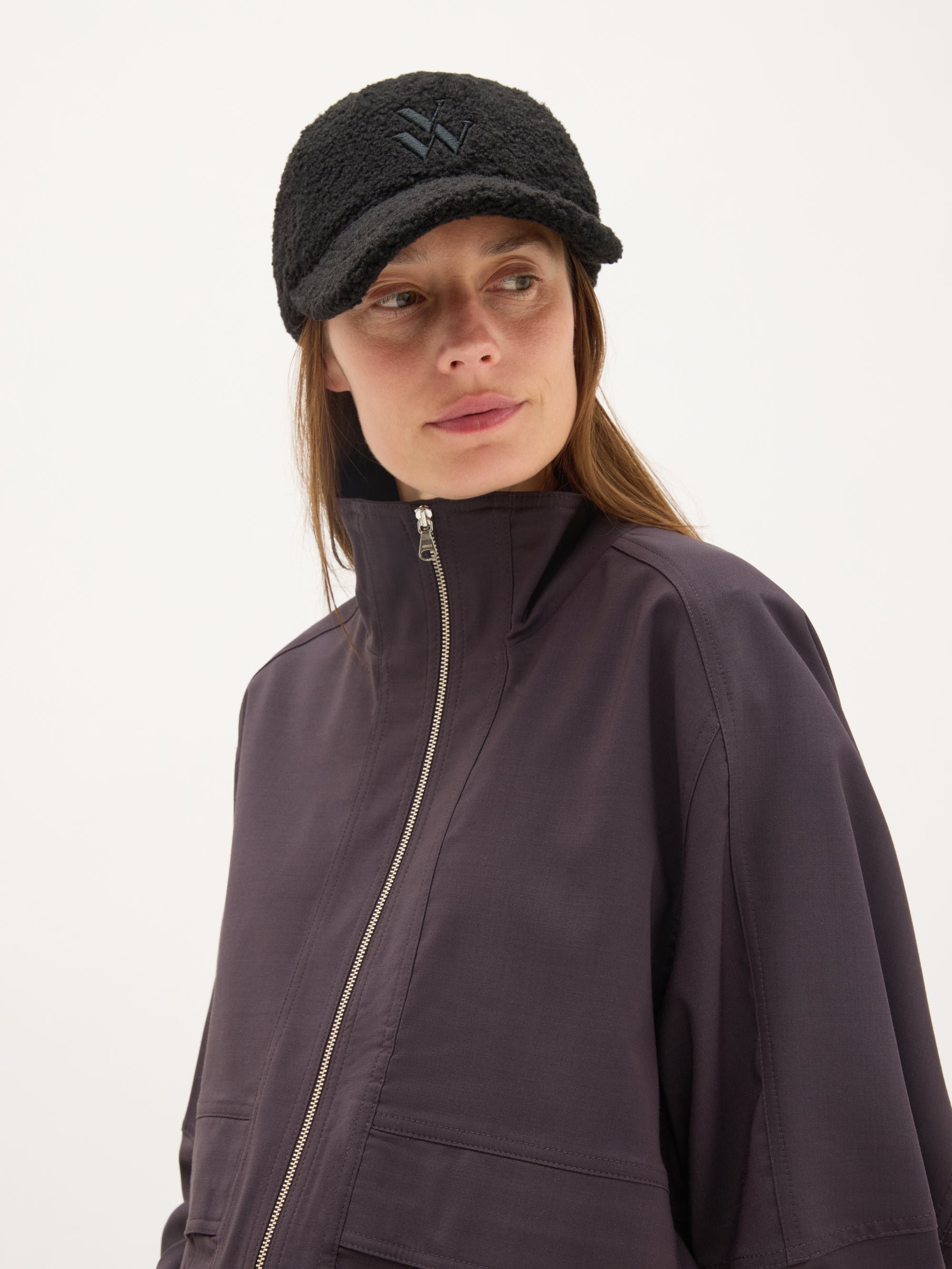 Embroidered monogram cap VANESSA WU Black