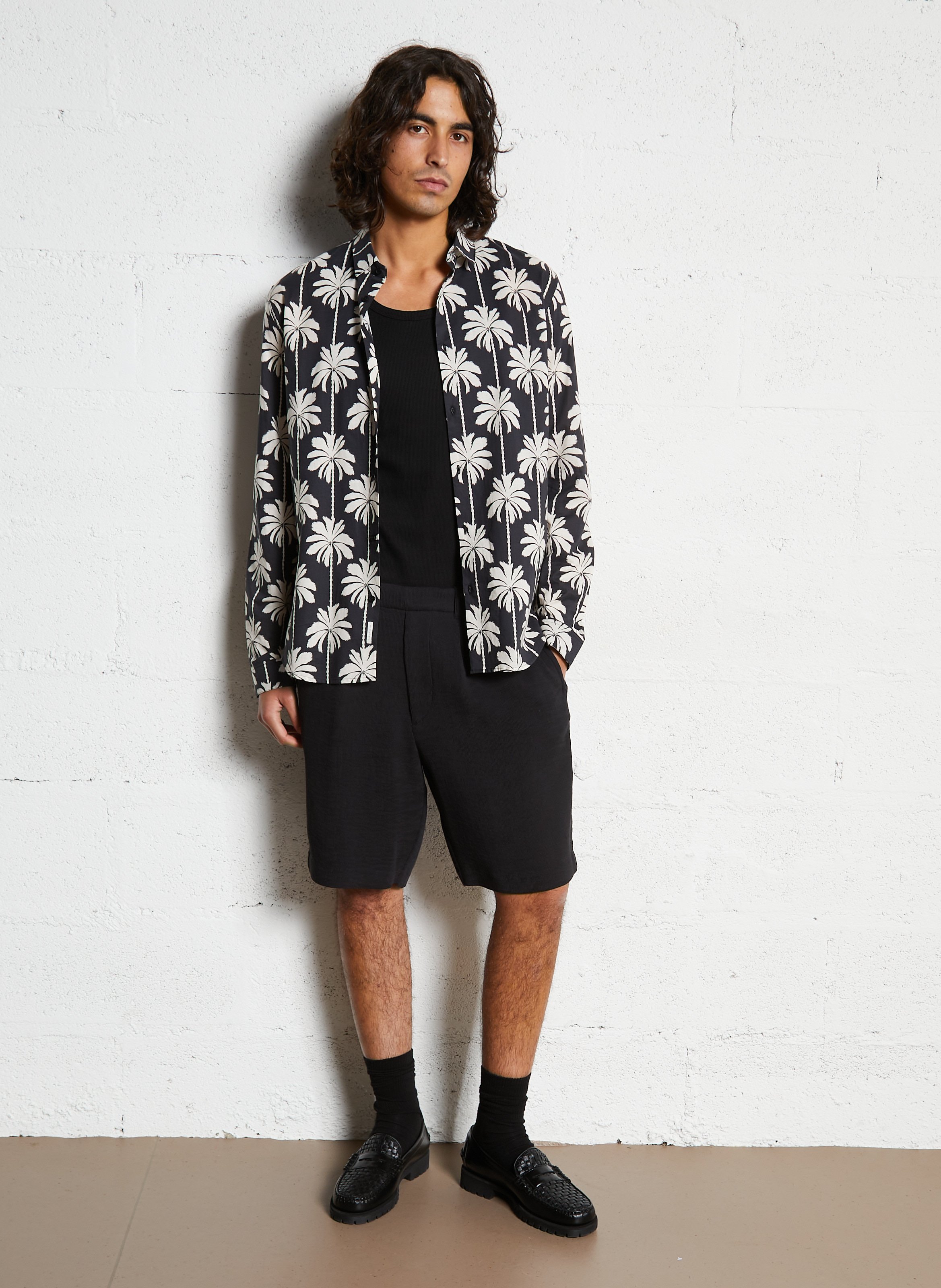 Slim-Fit Hemd mit Pariser Kragen aus bedruckter Baumwolle. IKKS Schwarz