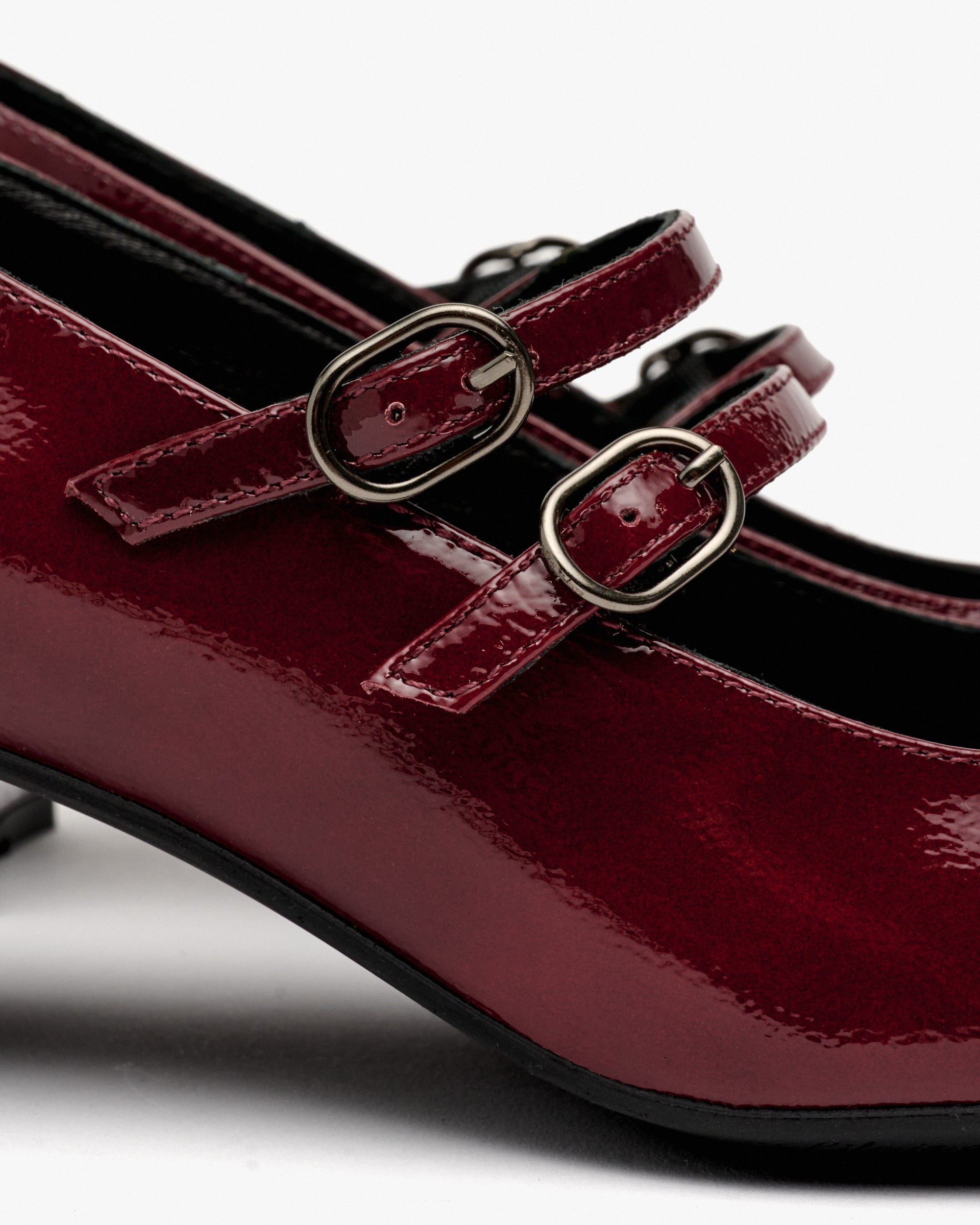 High-heeled patent leather shoes. PEDRO MIRALLES Red