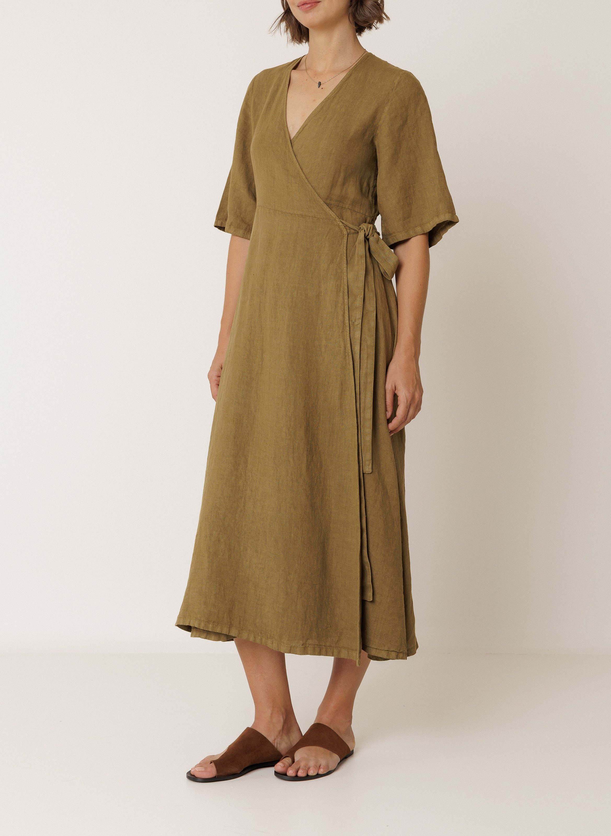 Midi Wickelkleid aus Leinen INDI & COLD Khaki