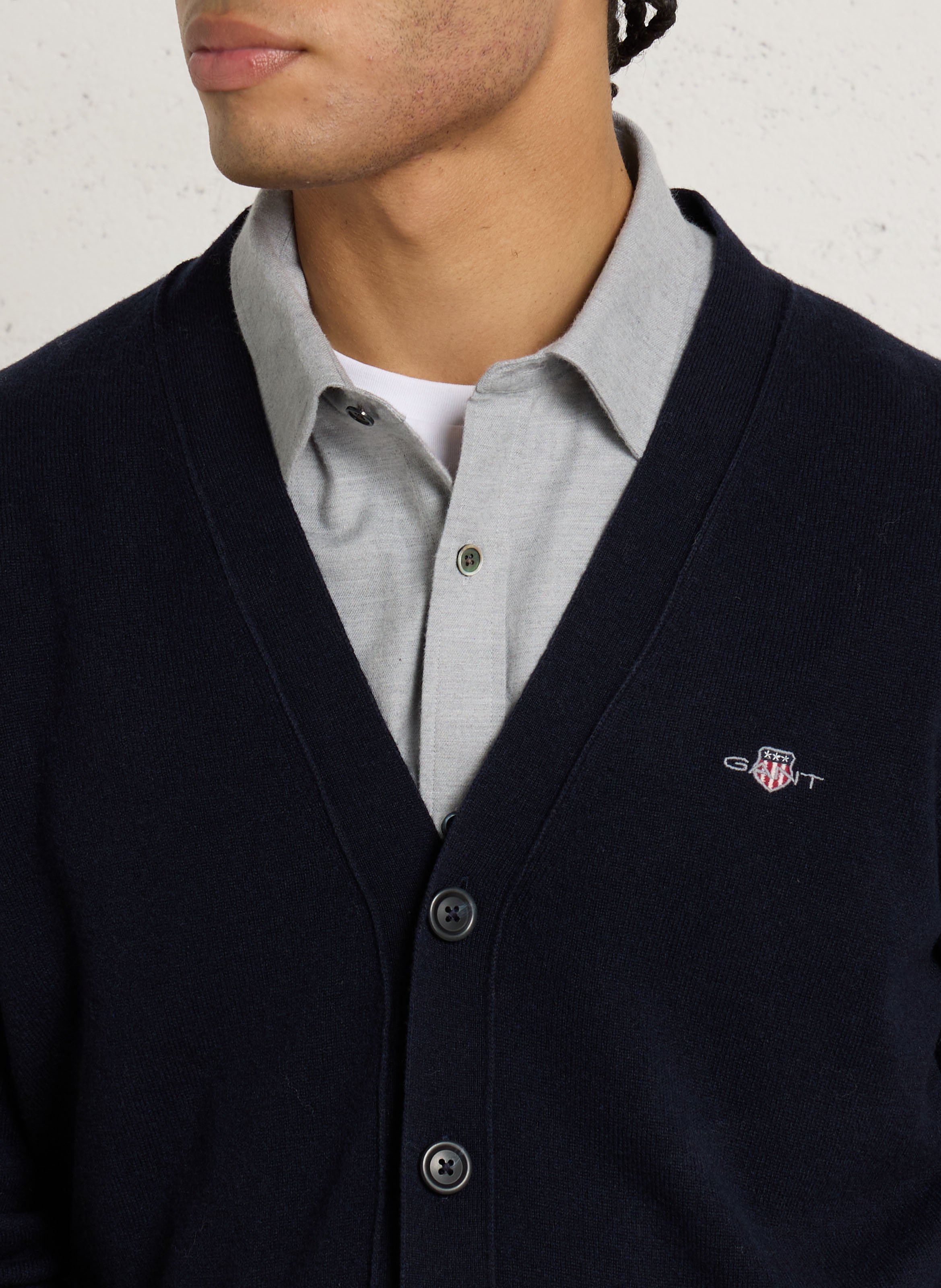 Gerade geschnittene Strickjacke mit V-Ausschnitt aus Wolle GANT Blau