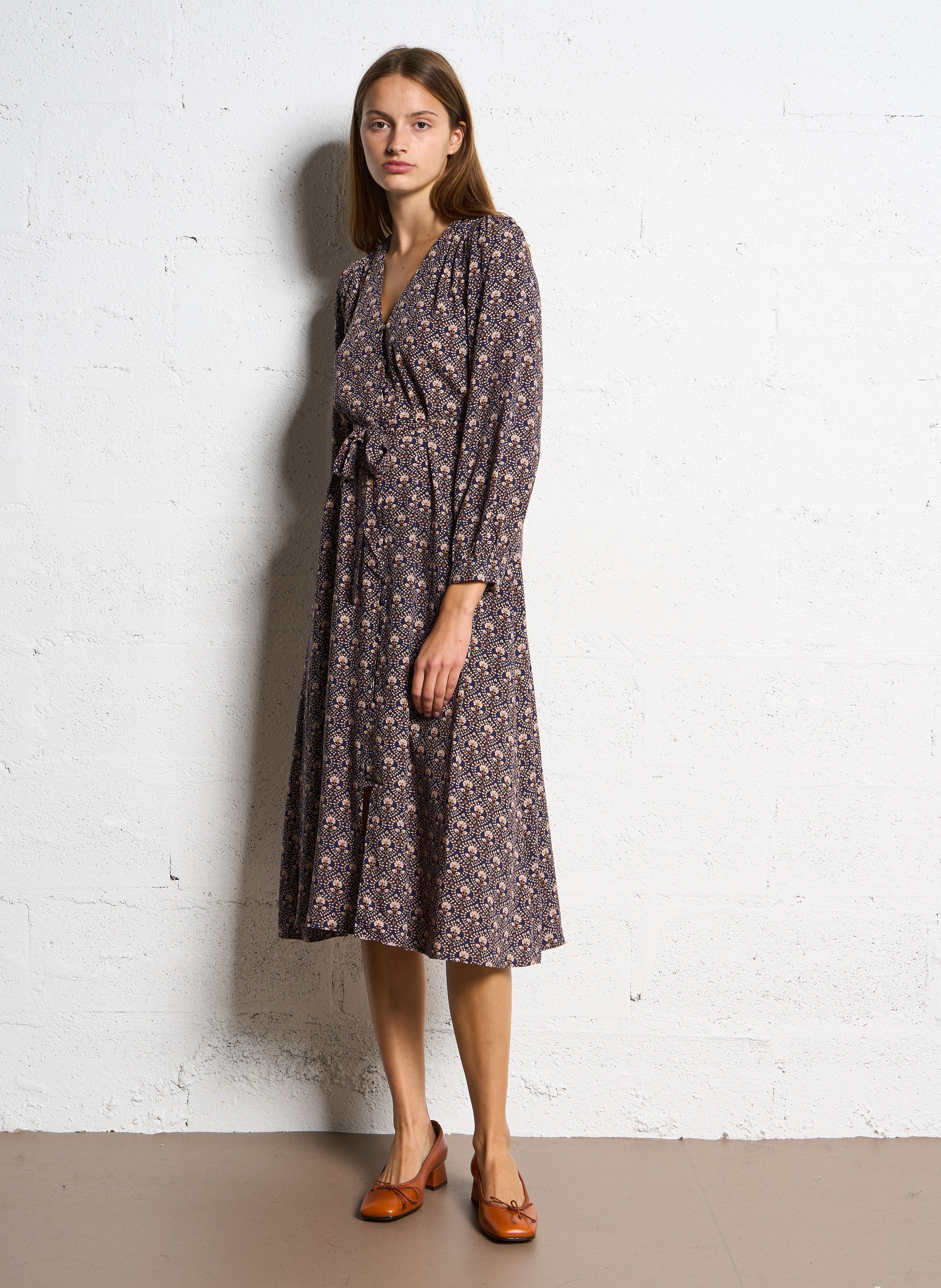 Halflange jurk met V-hals en print LA PETITE ETOILE Veelkleurig