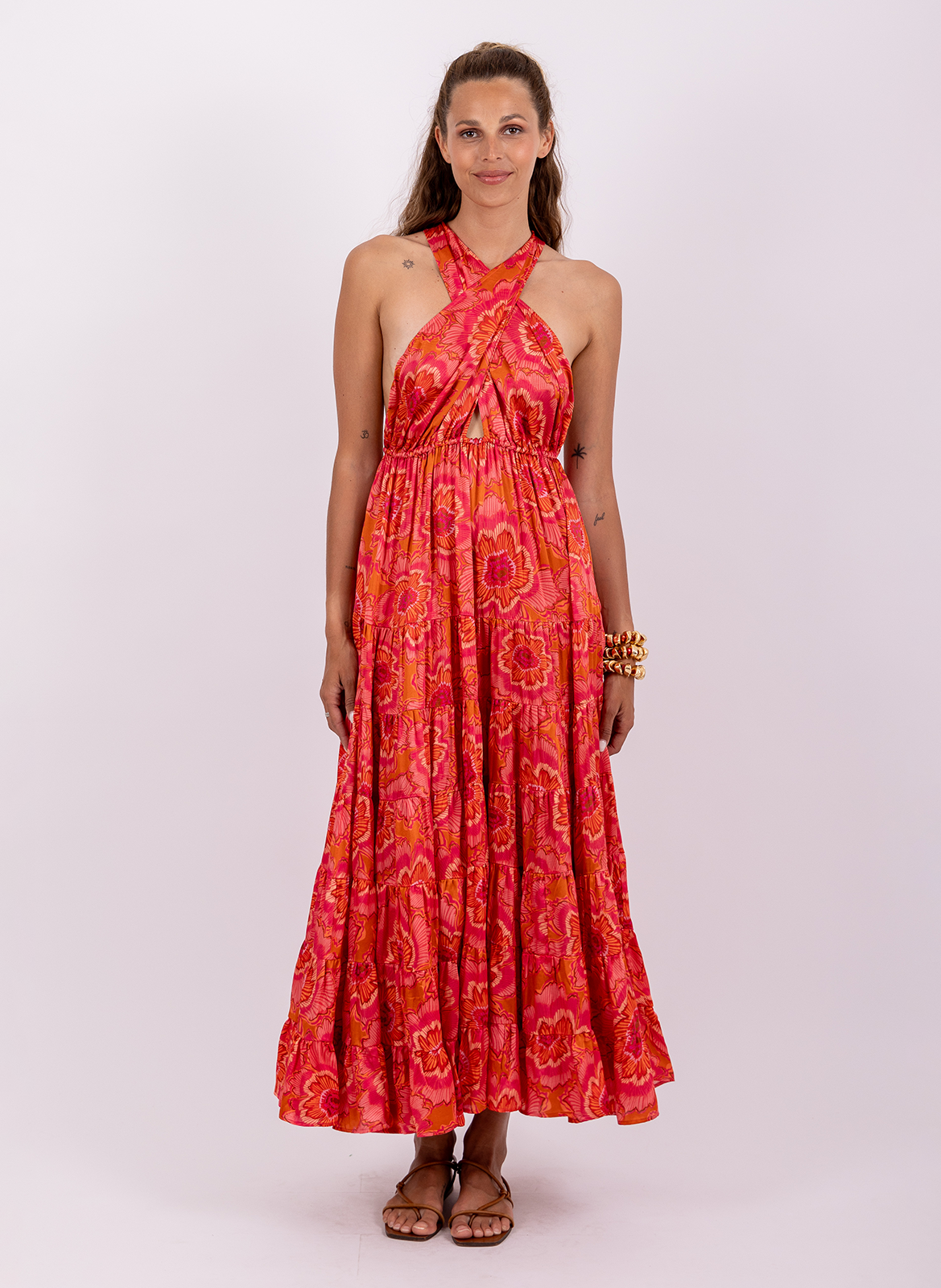 Robe longue fluide croisée à motifs SUNDRESS Rose