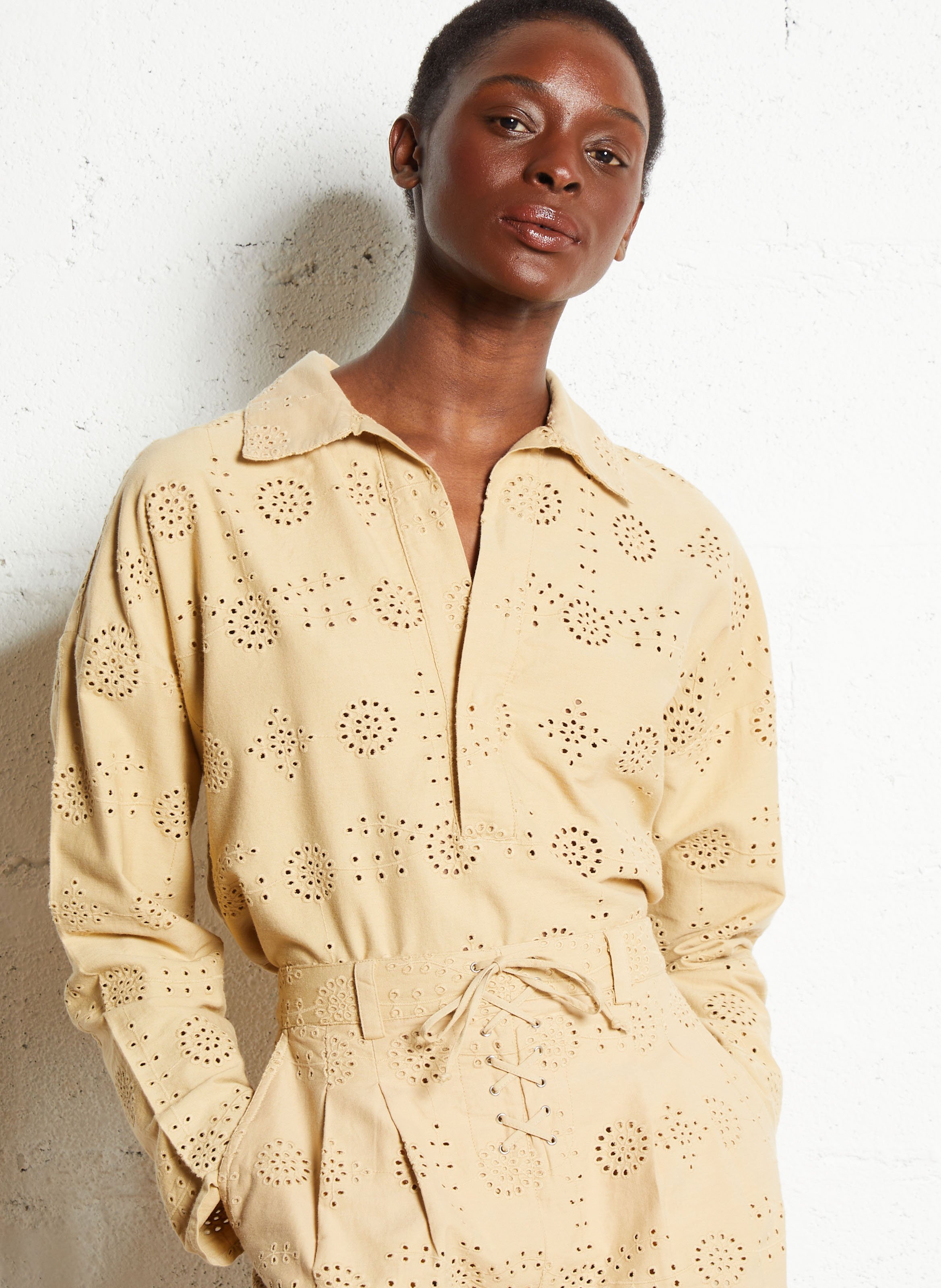 Ruime top met V-hals van katoen THE NEW SOCIETY Beige