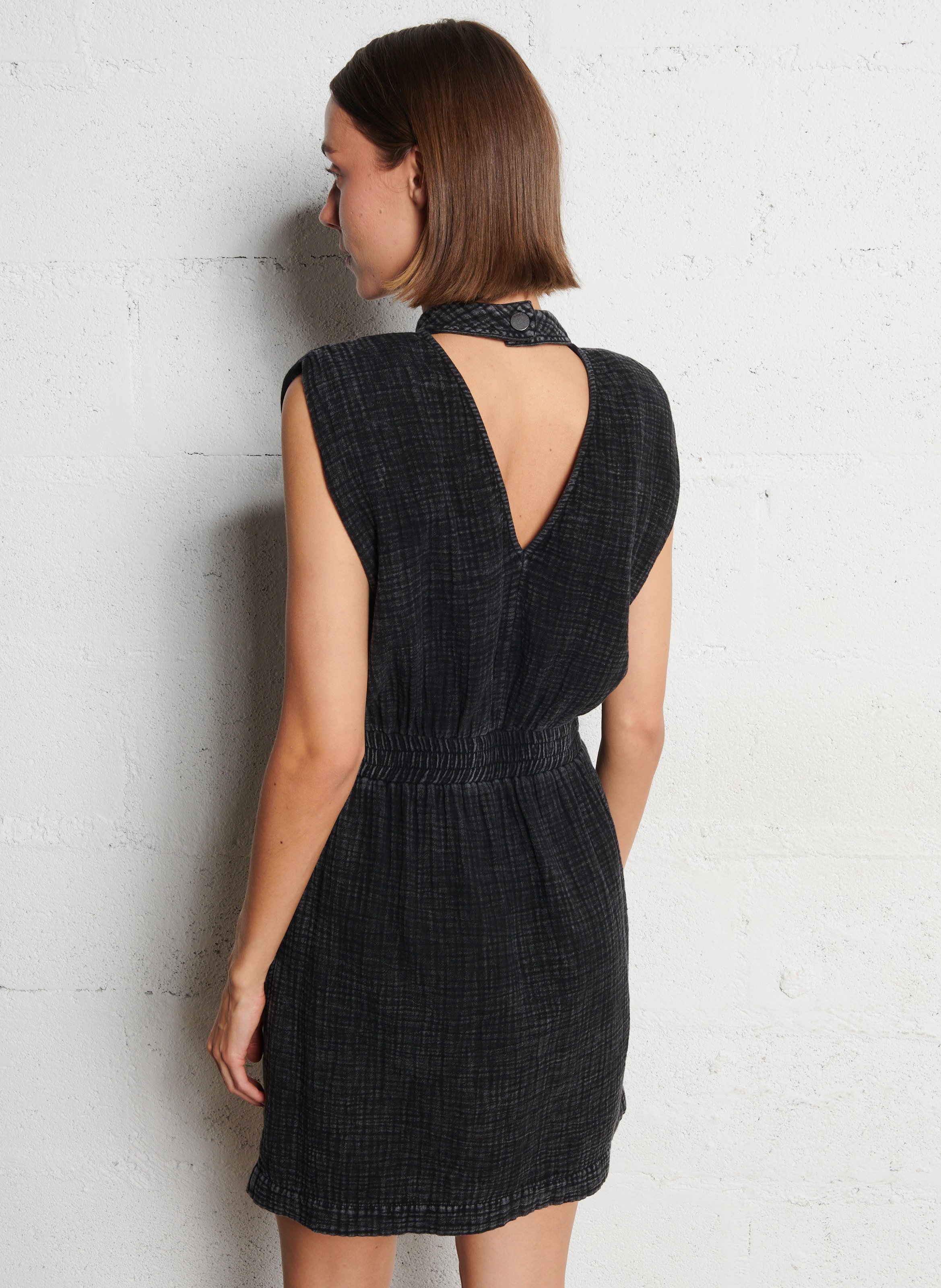 Kurzkleid aus Viskose-Mix IKKS Grau