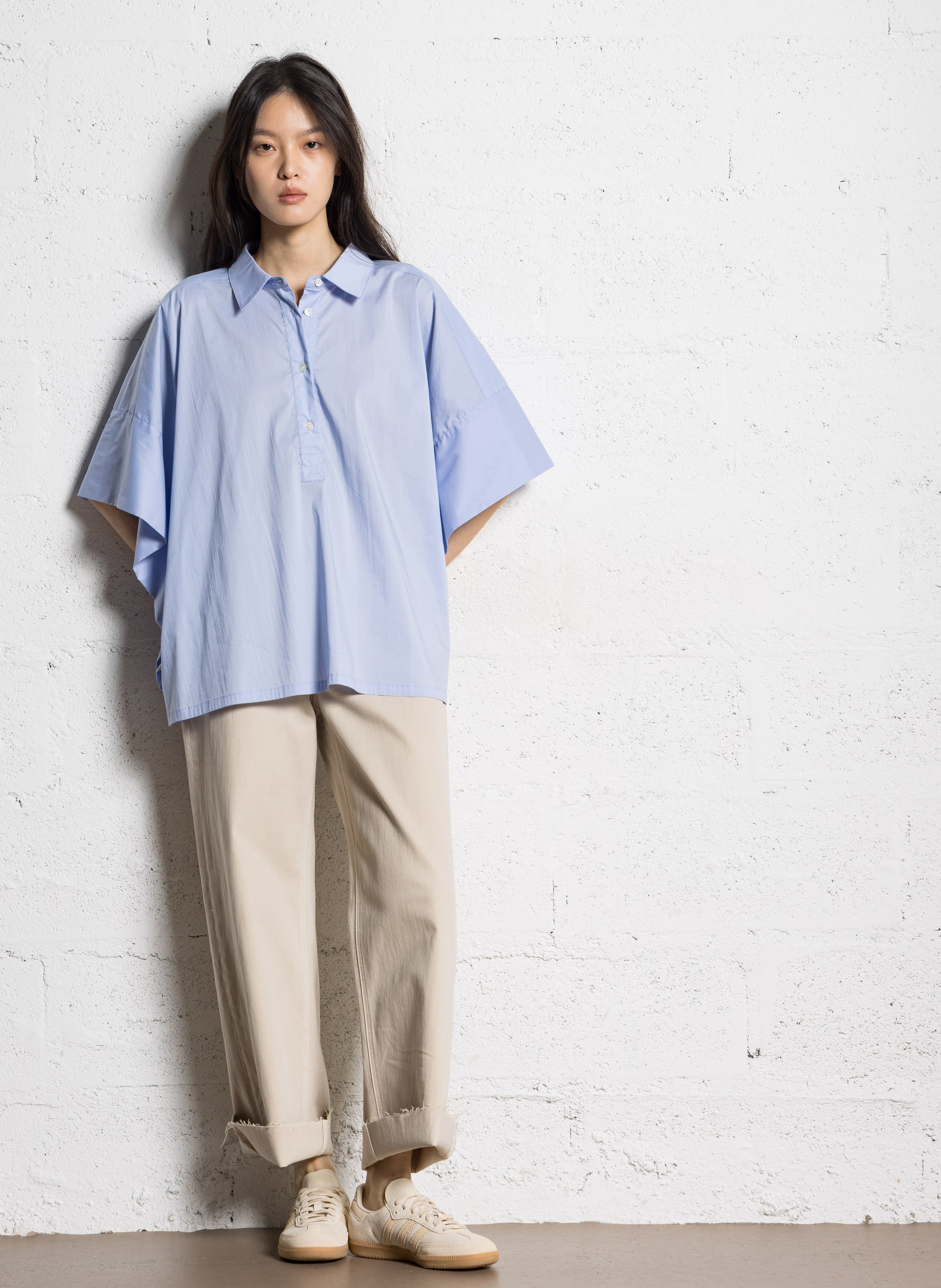 Wijdvallende top met klassieke kraag van gemengd katoen Blauw