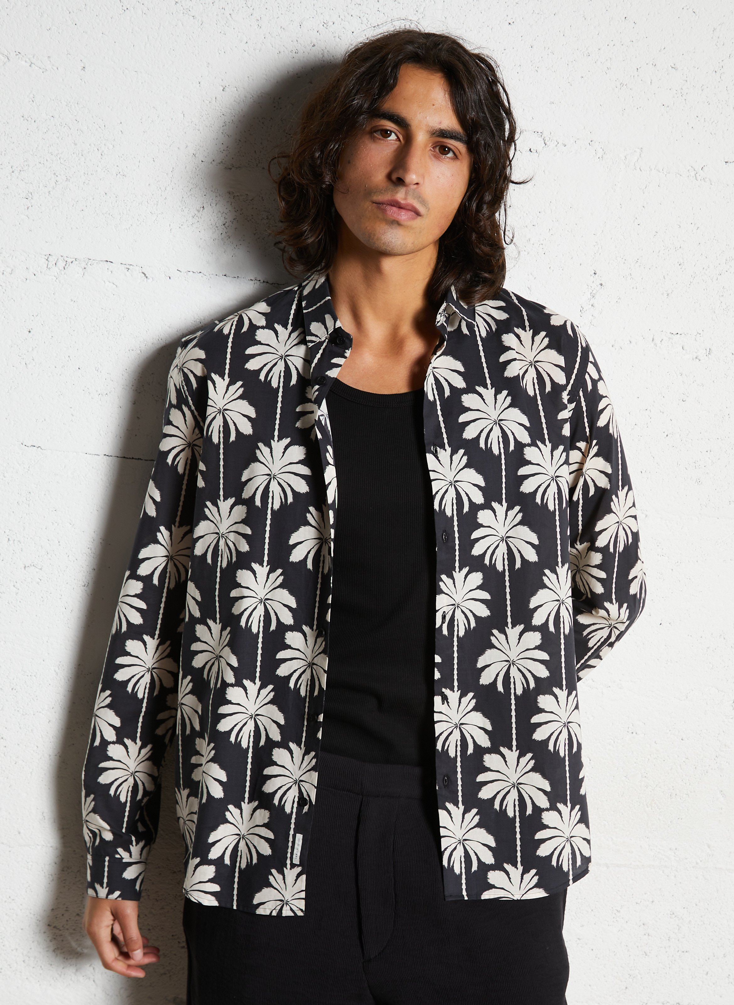 Slim-Fit Hemd mit Pariser Kragen aus bedruckter Baumwolle. IKKS Schwarz