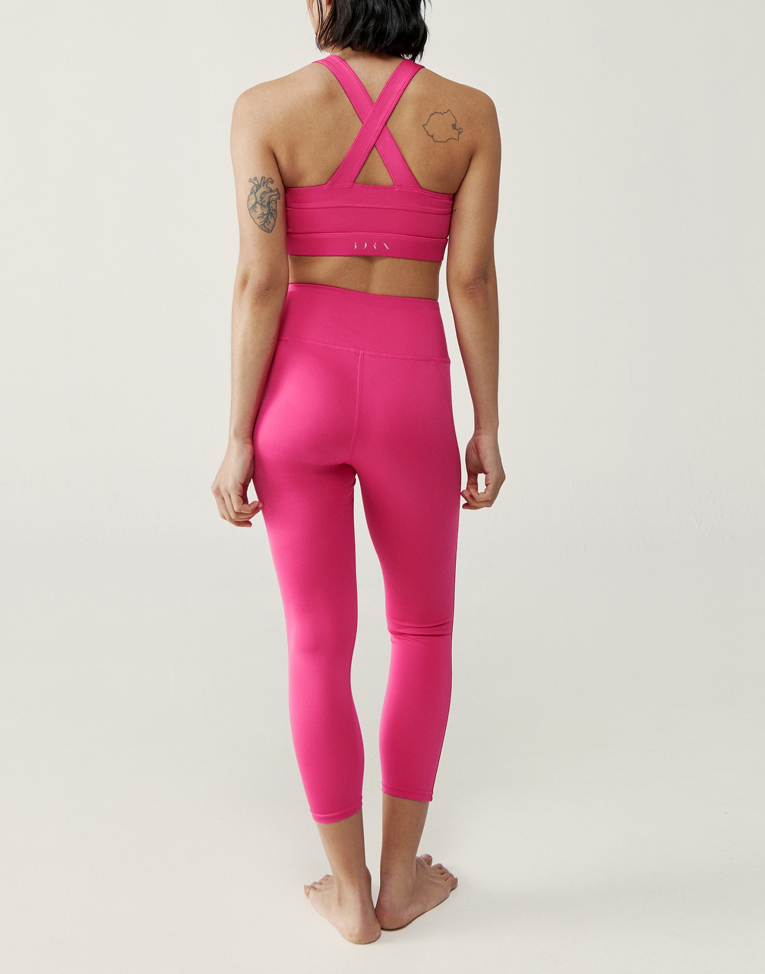 Medium support performance sports bra BORN LIVING YOGA Pink
