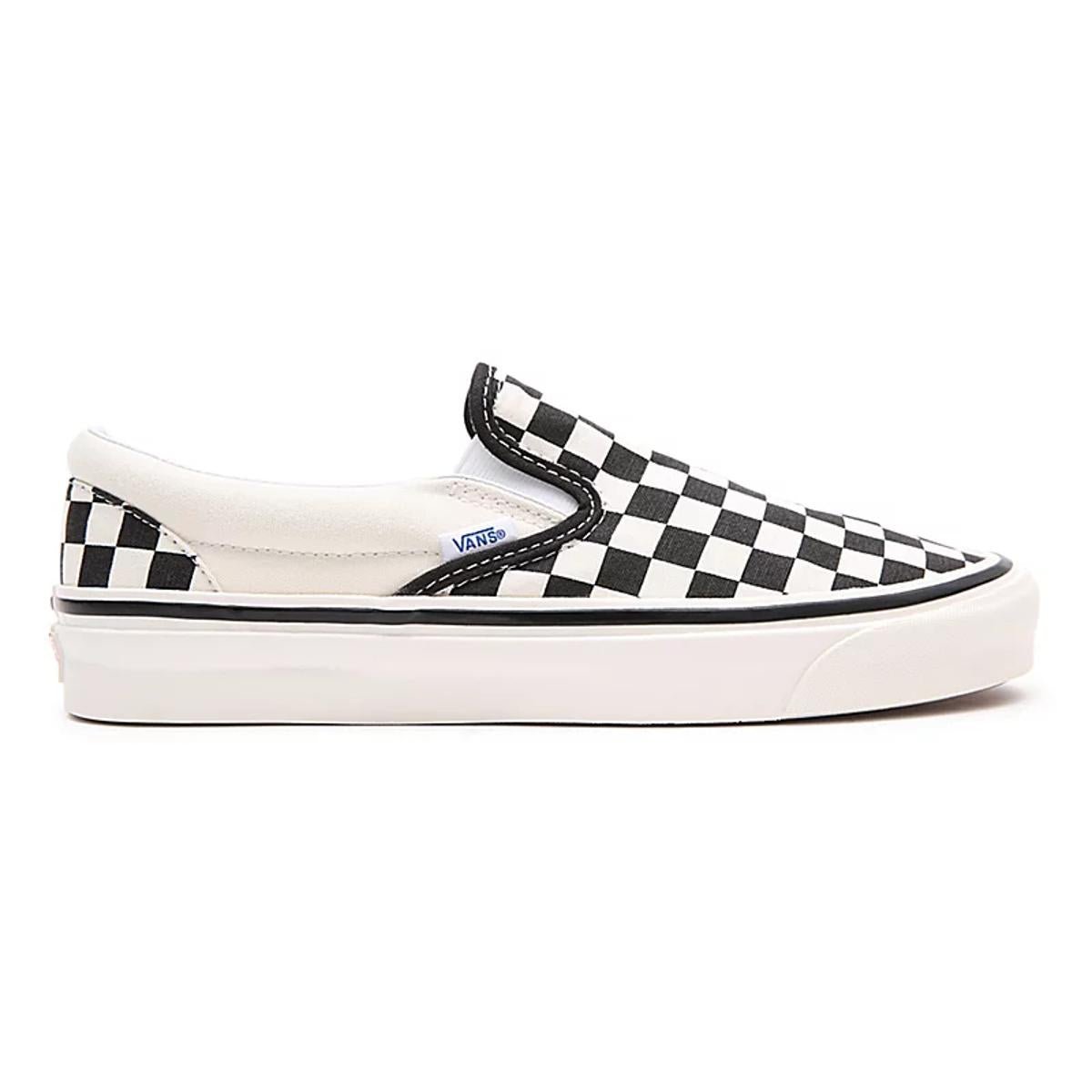 Low-top sneakers VANS Black