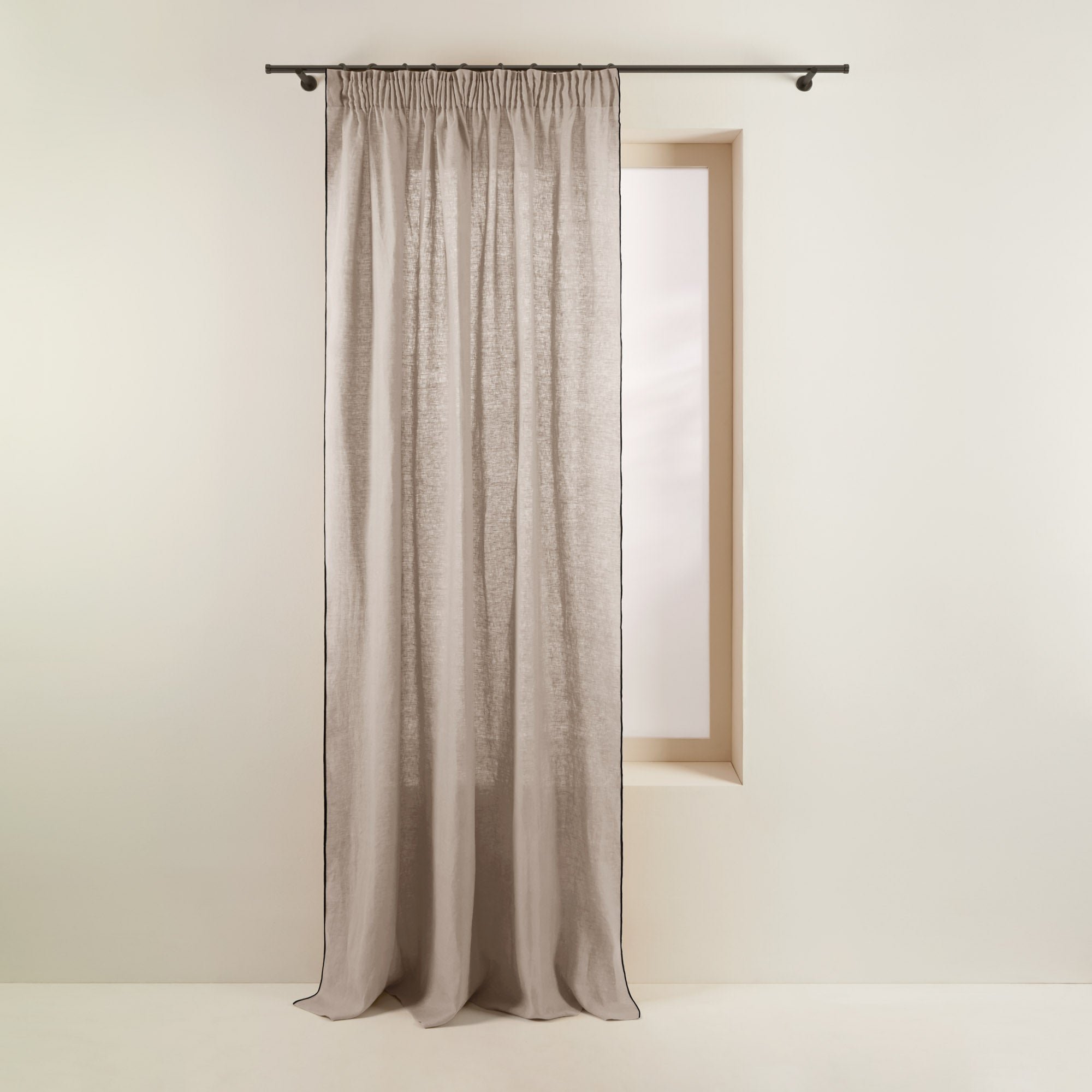 Curtain with gathering tape MADURA