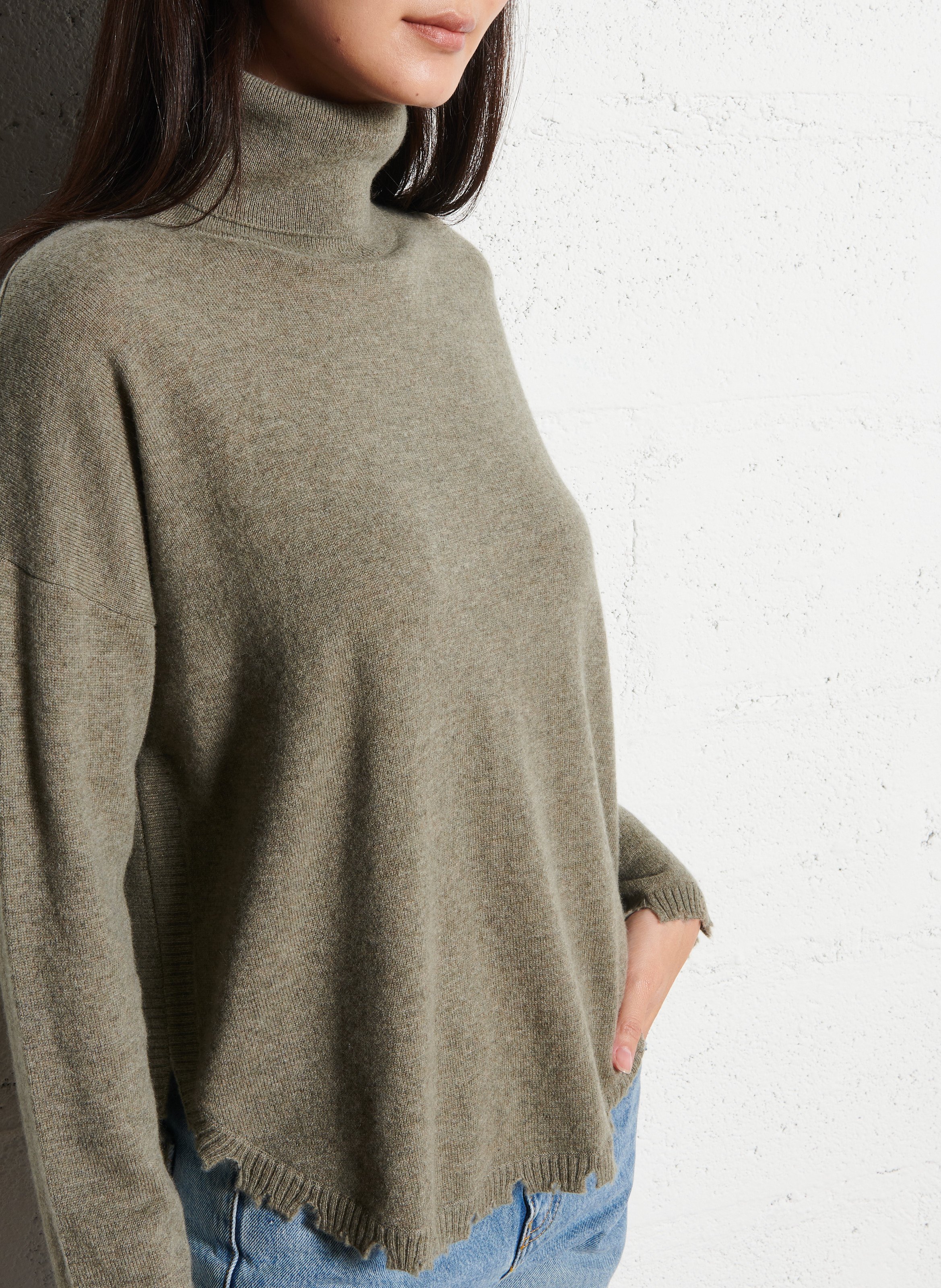 Pull ample col roulé en cachemire KUJTEN Kaki