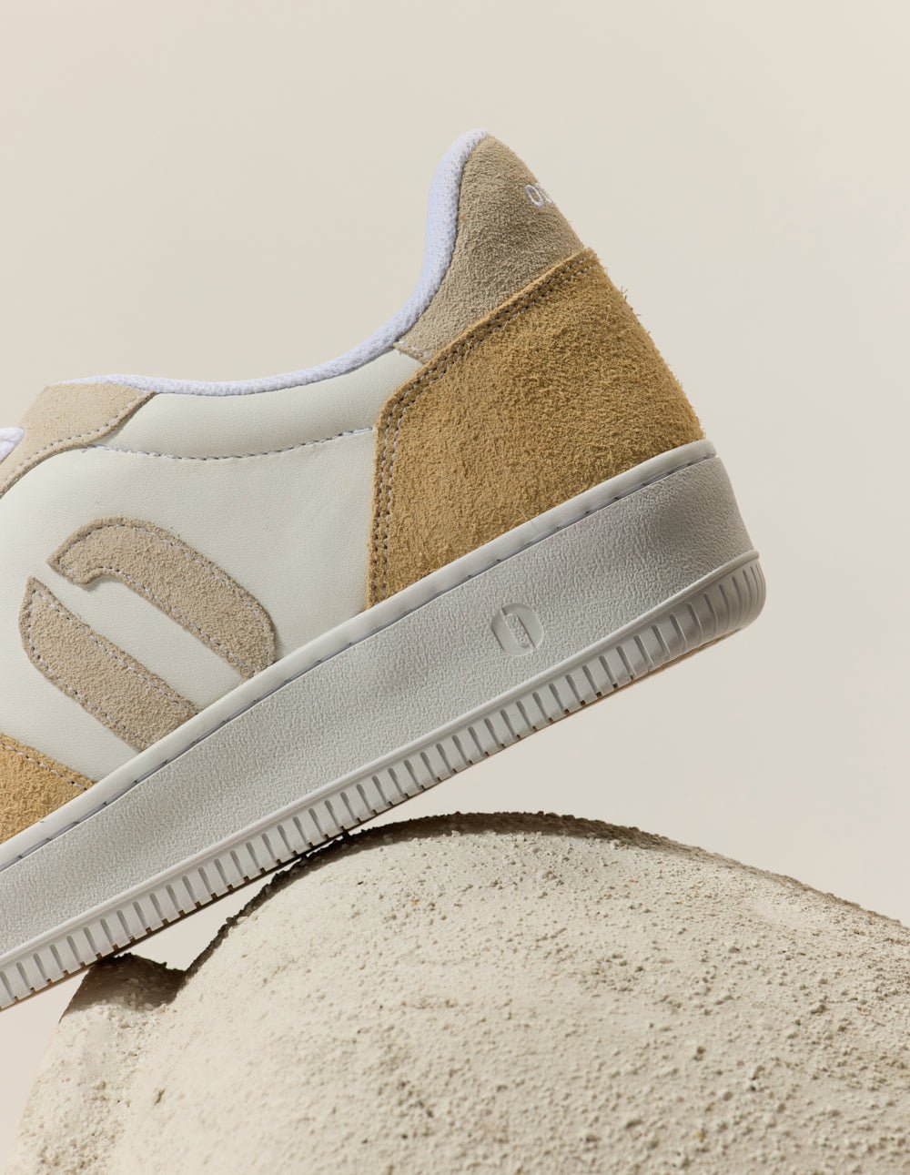 ASICS GEL PULSE 13 ODAJE EX. M.MOUSTACHE Beige