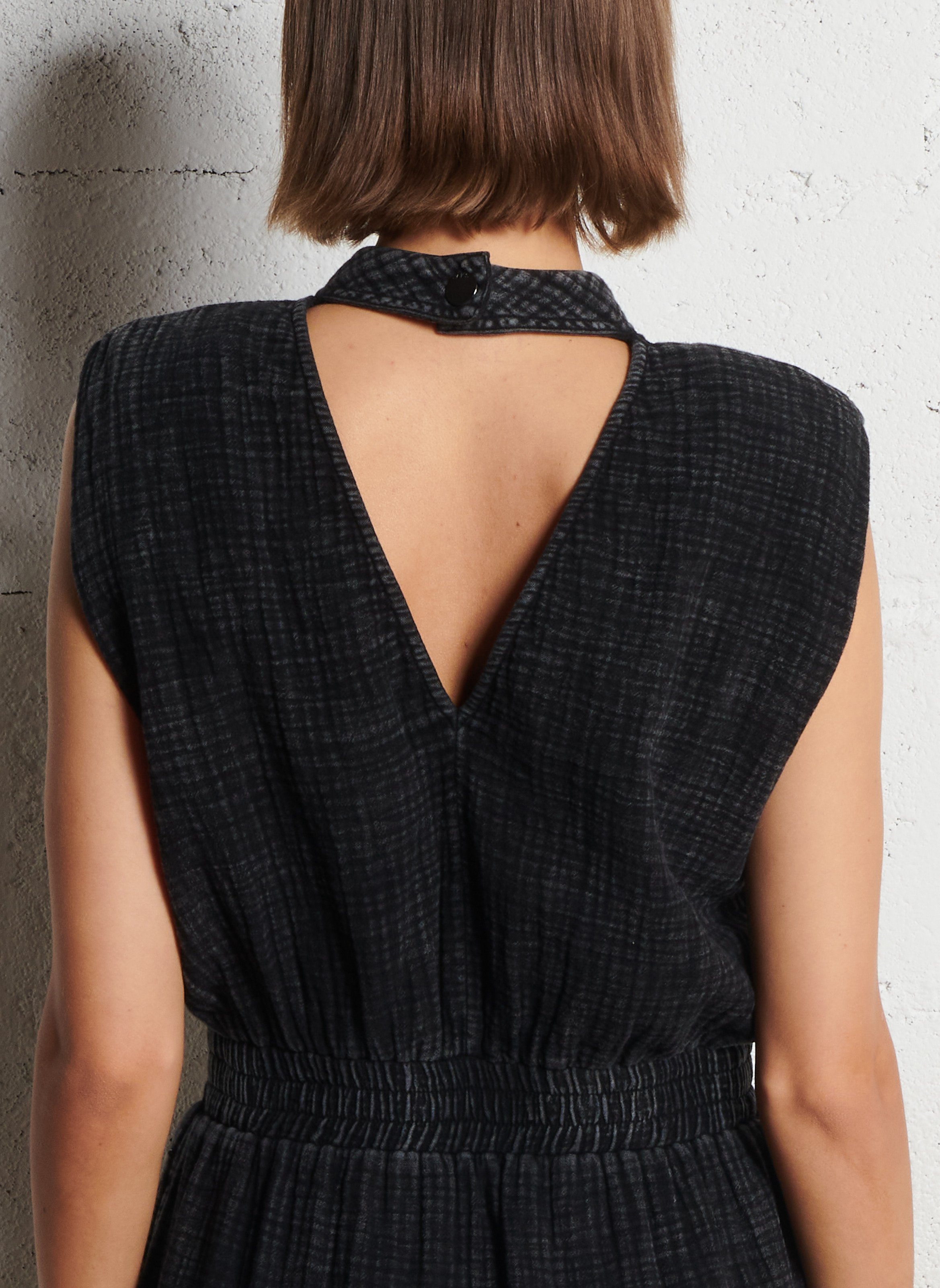 Kurzkleid aus Viskose-Mix IKKS Grau