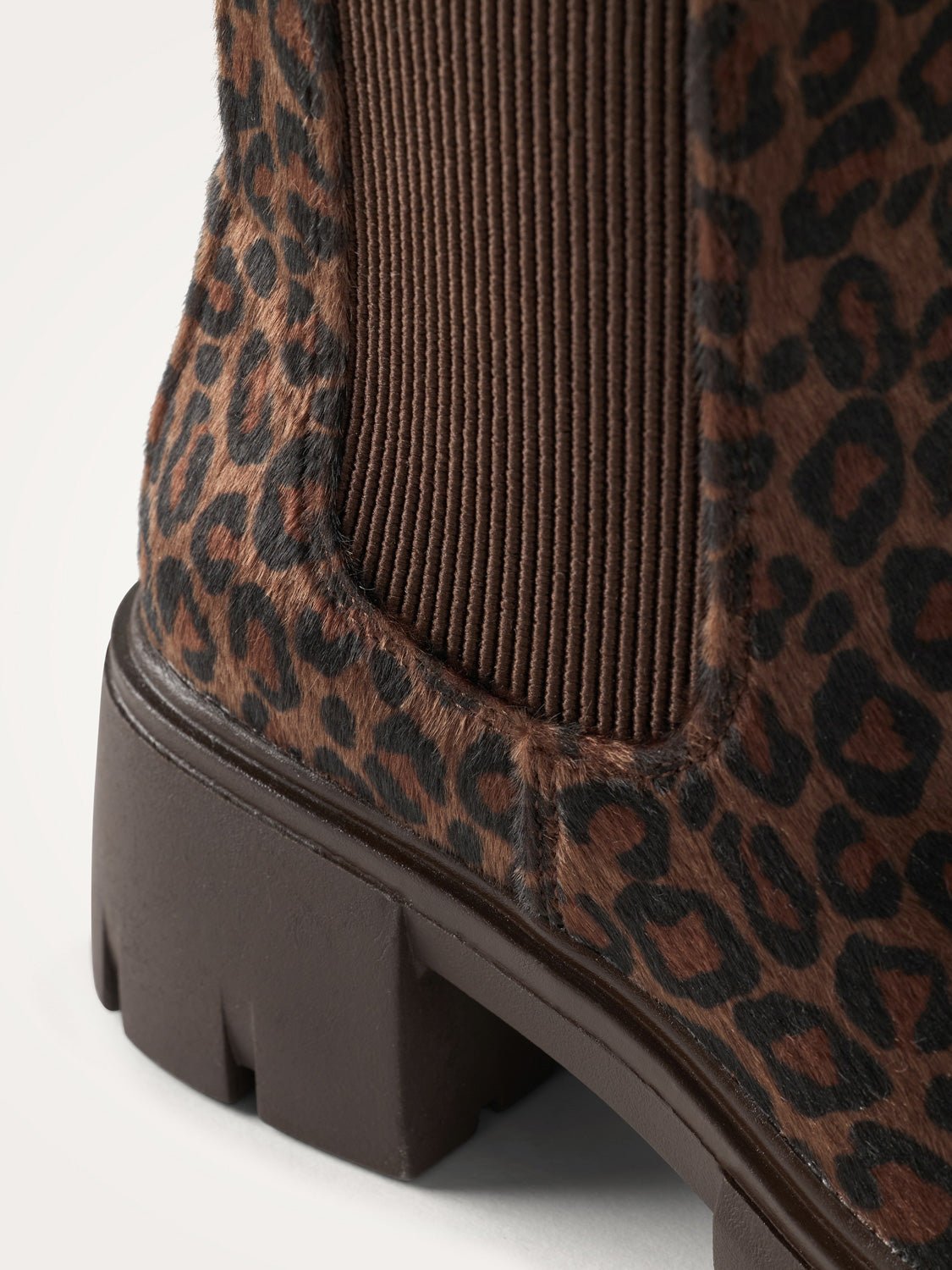 Chelsea suede ankle boots VANESSA WU Brown