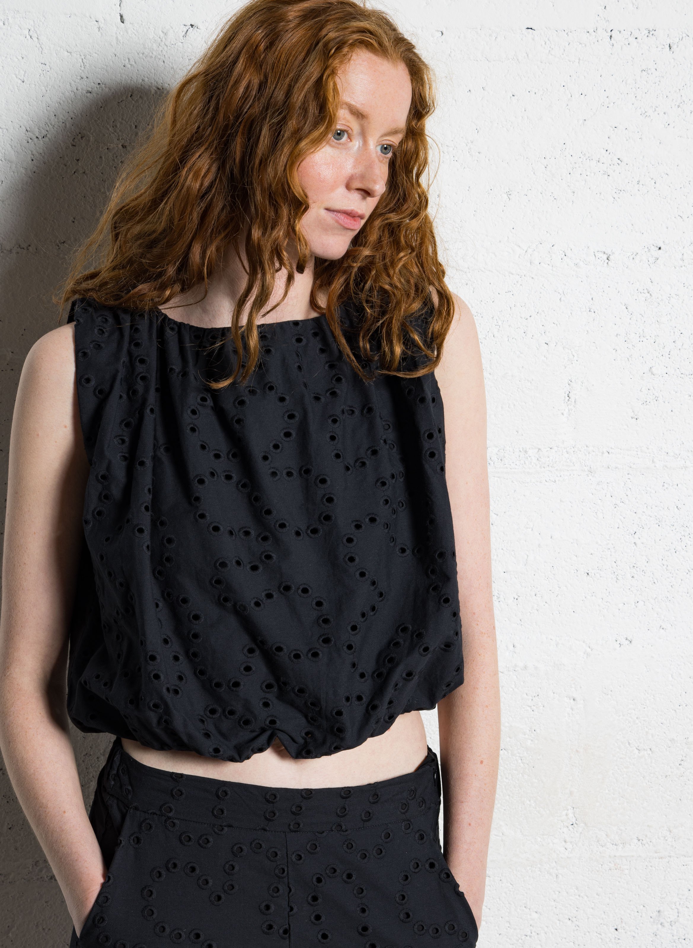 Top sans manches brodé uni SUNCOO Noir