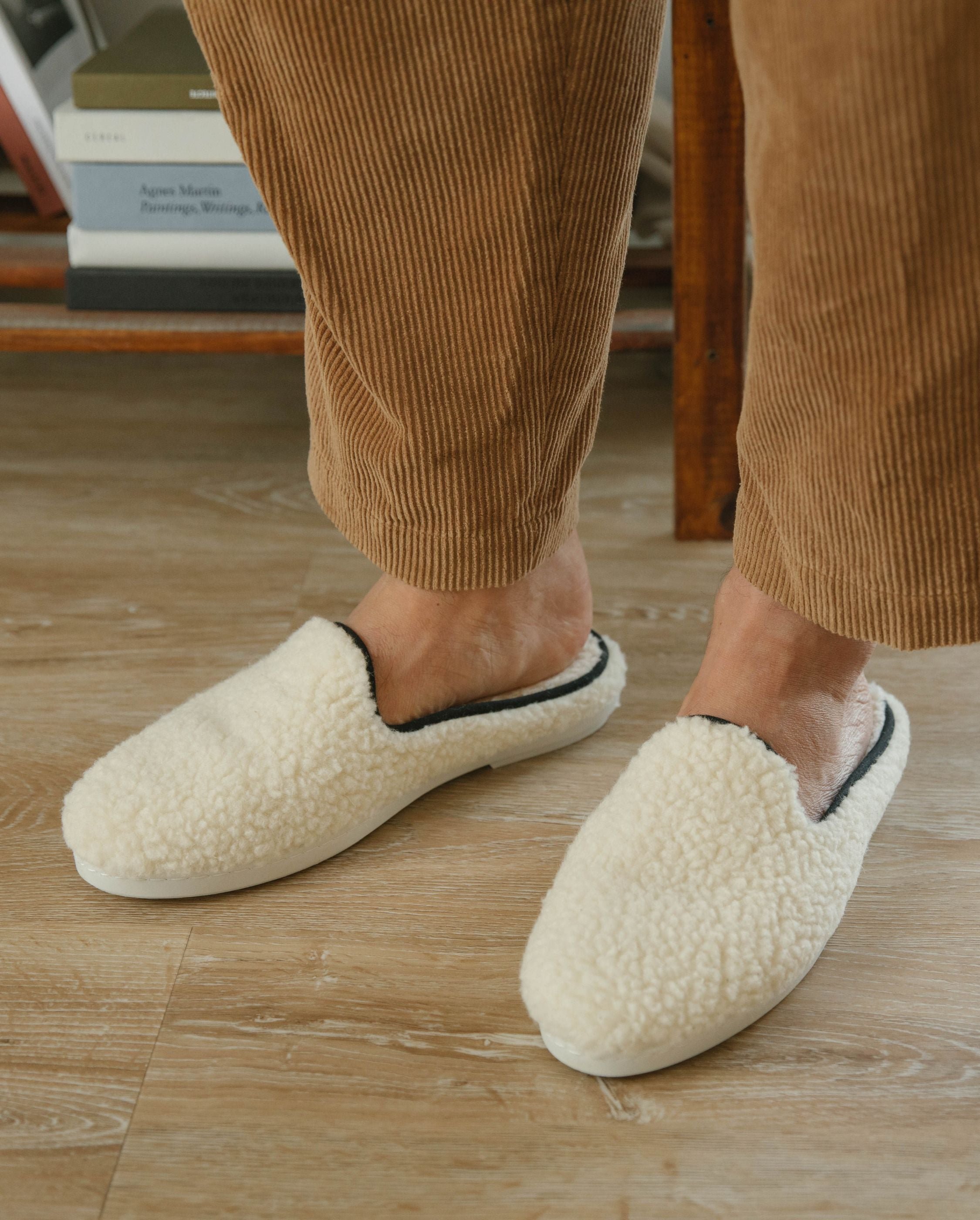 Men's wool bouclé mule, white black ANGARDE White