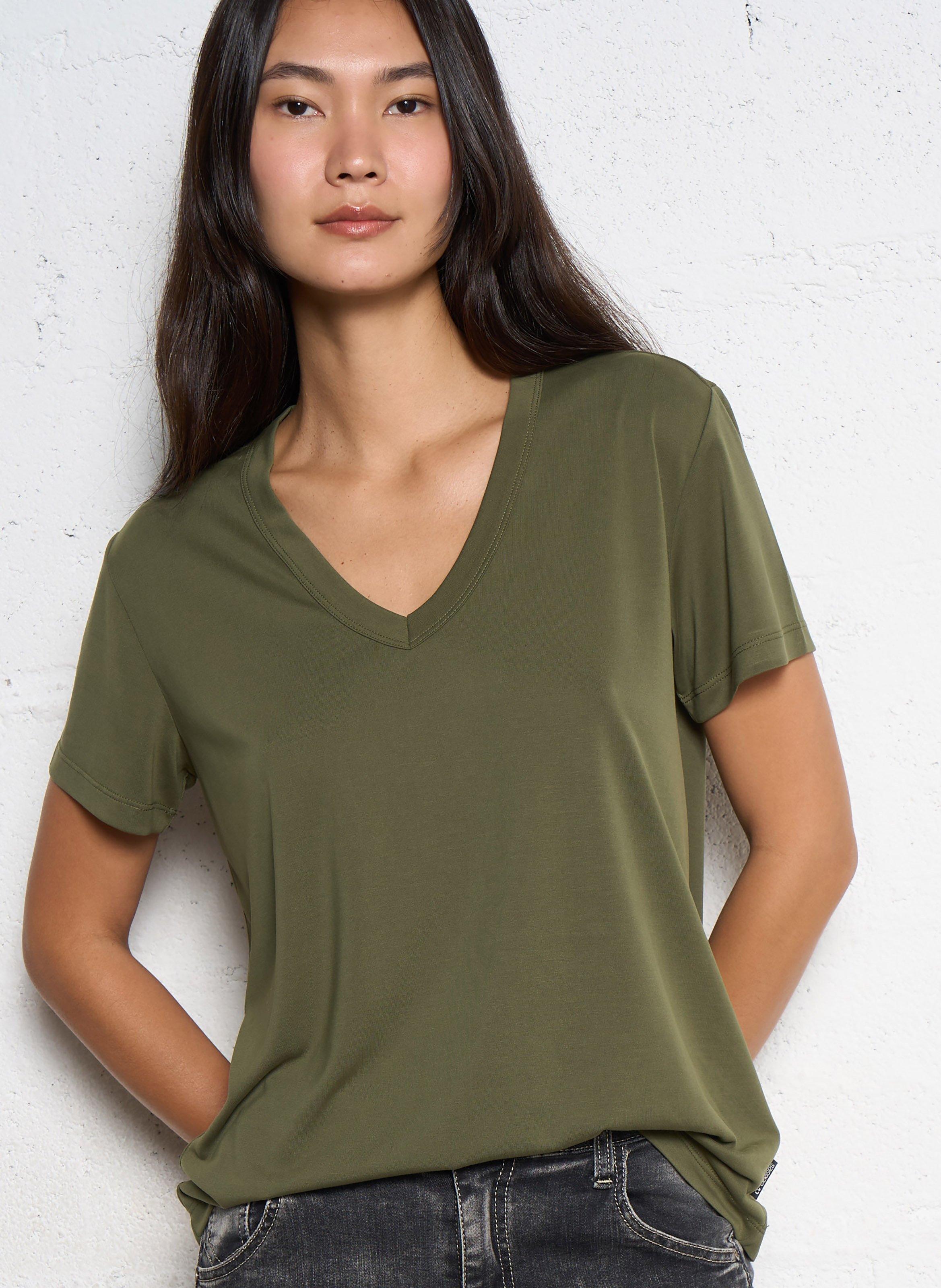 Straight-fit T-shirt met V-hals LE TEMPS DES CERISES