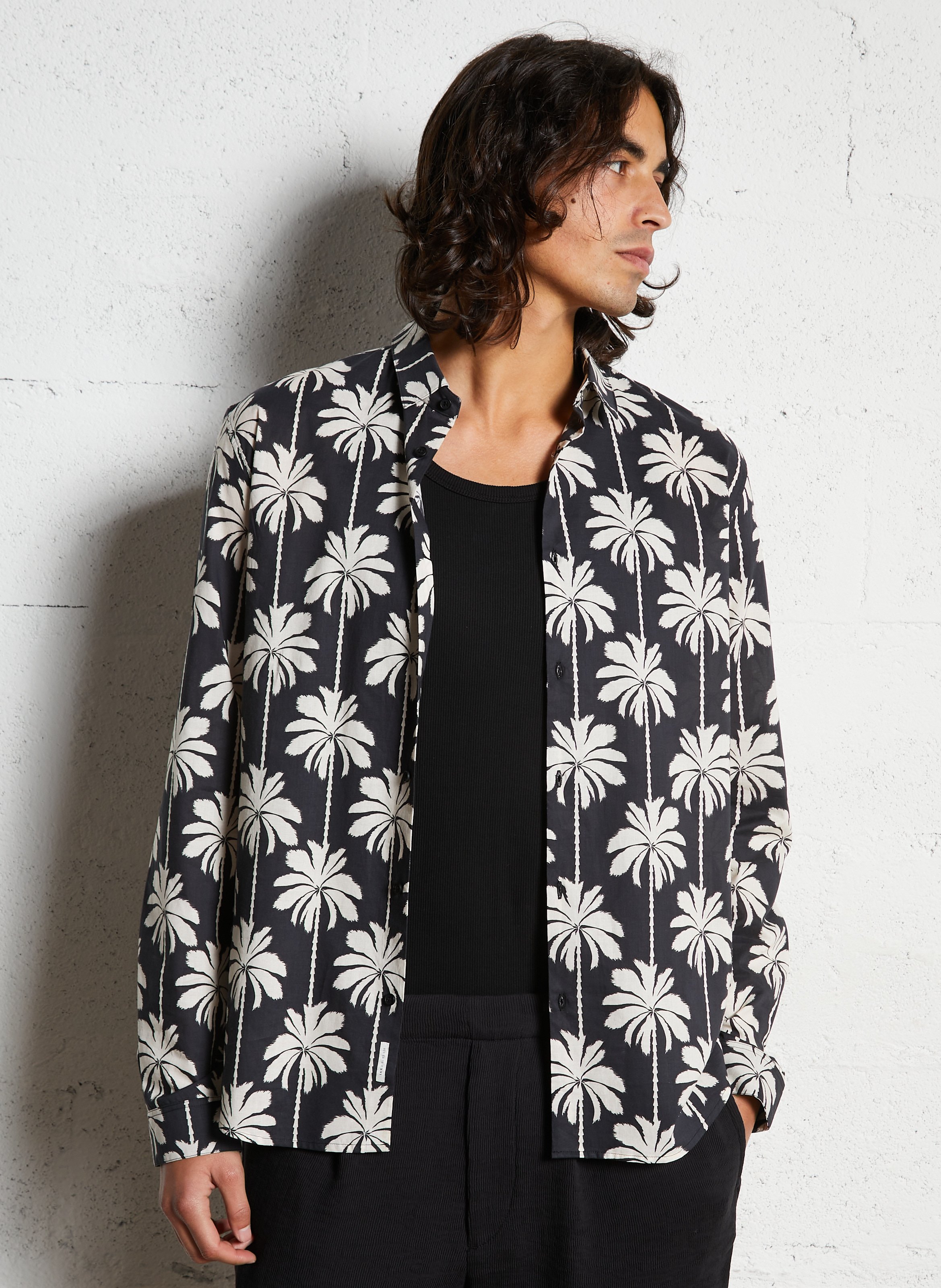 Slim-Fit Hemd mit Pariser Kragen aus bedruckter Baumwolle. IKKS Schwarz