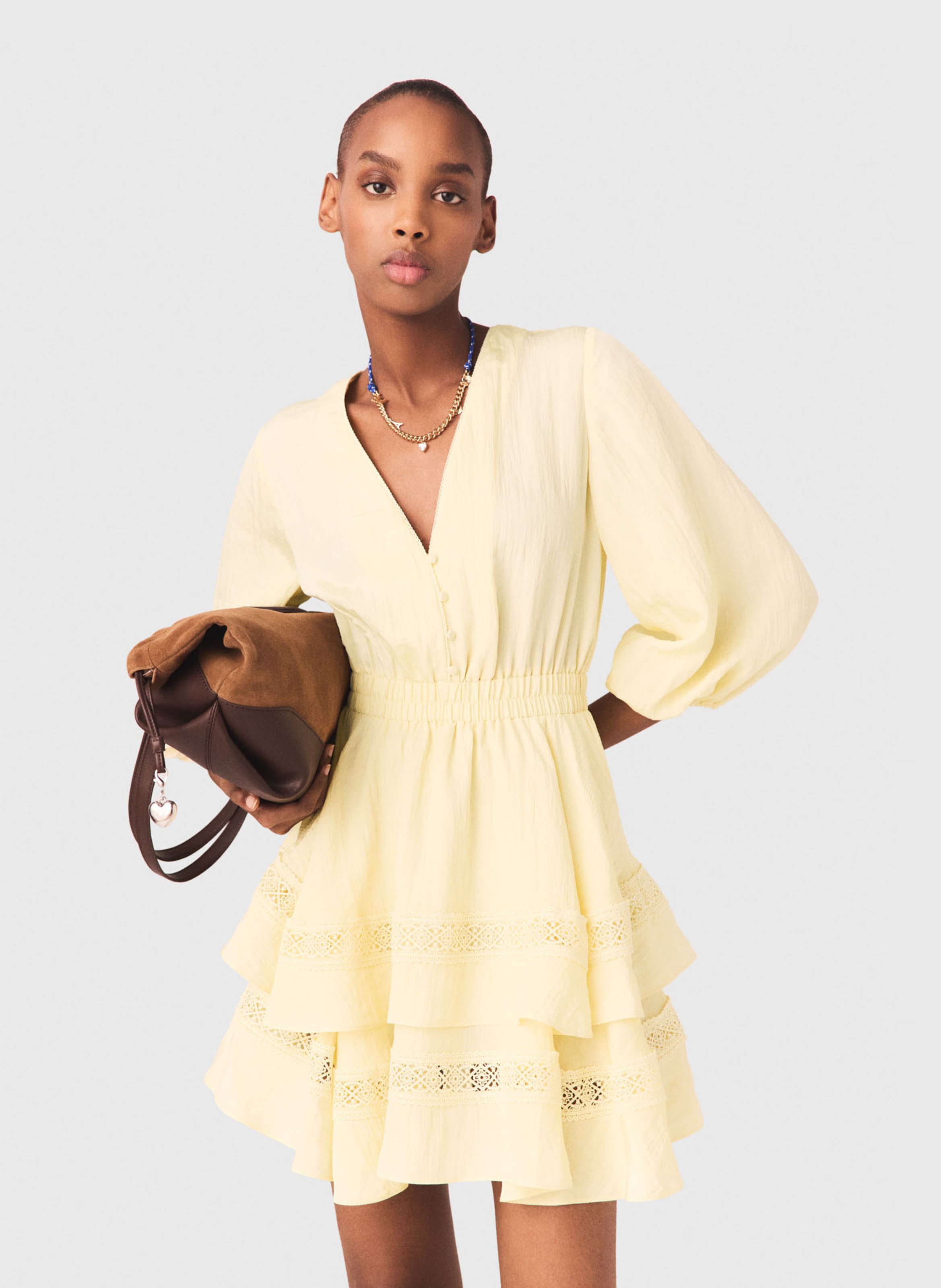 Korte gerende jurk met V-hals MAJE Geel