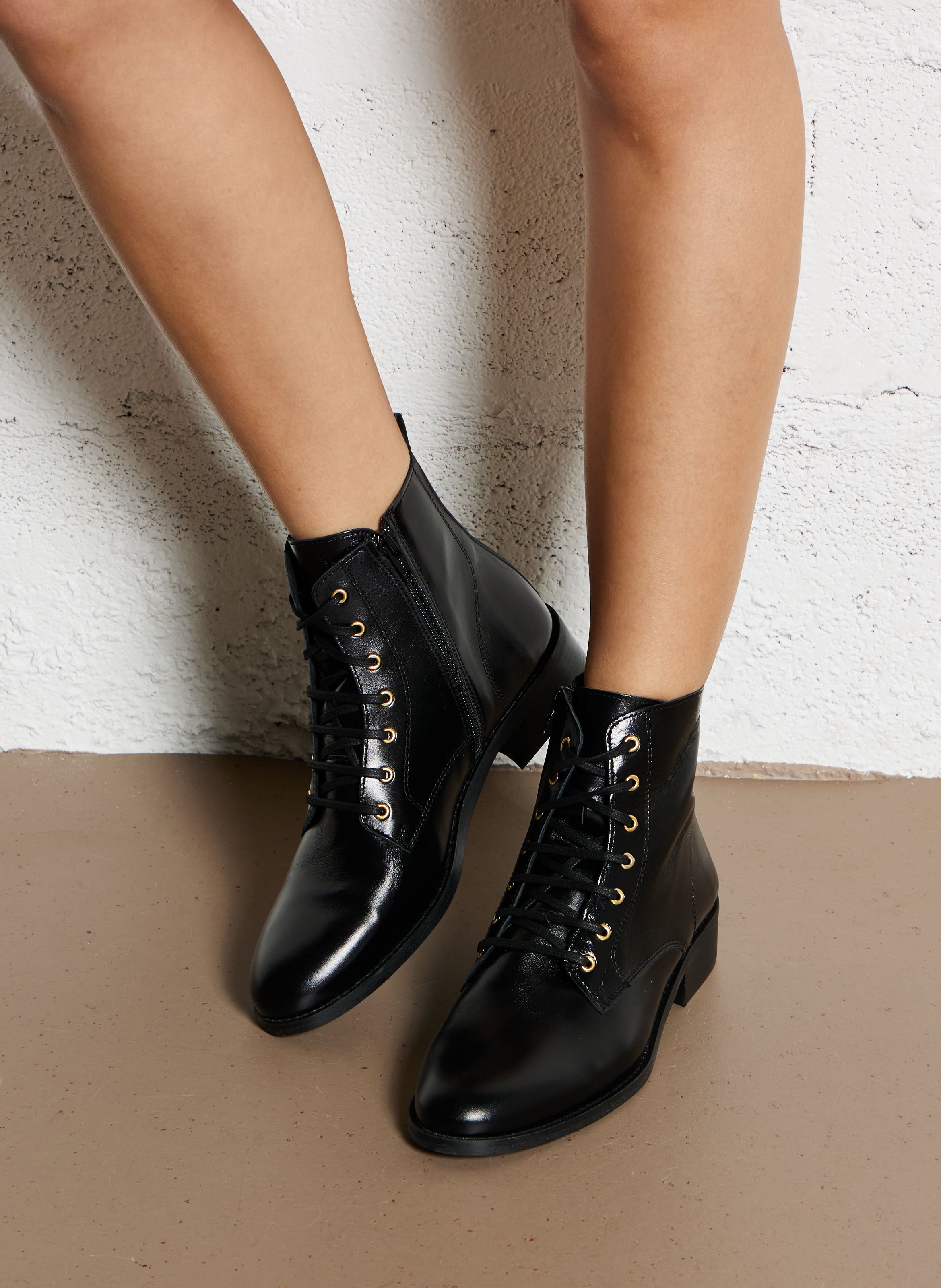 Flache Lackleder-Stiefeletten Schwarz