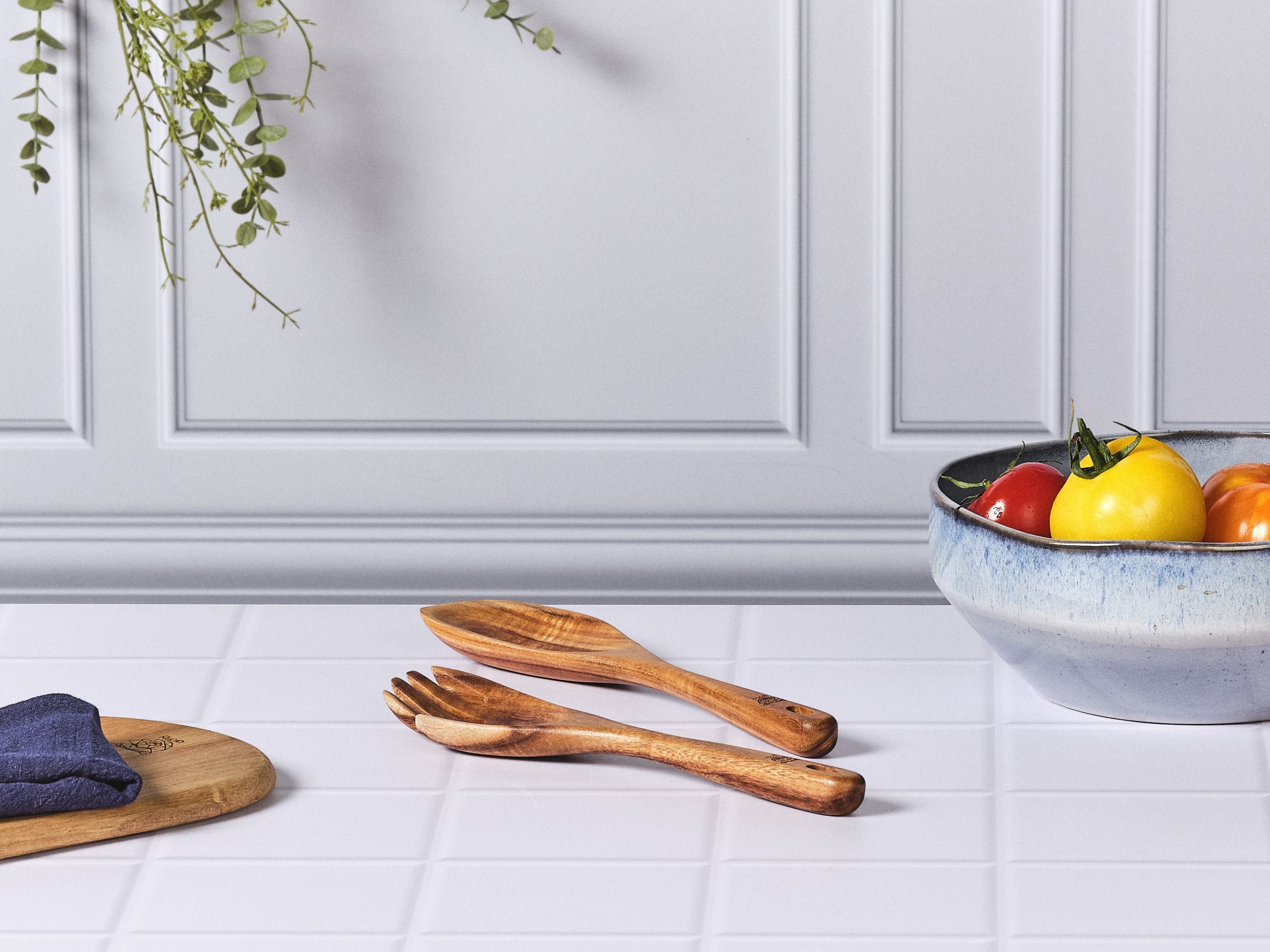 Acacia wood skov salad servers BJORN Brown