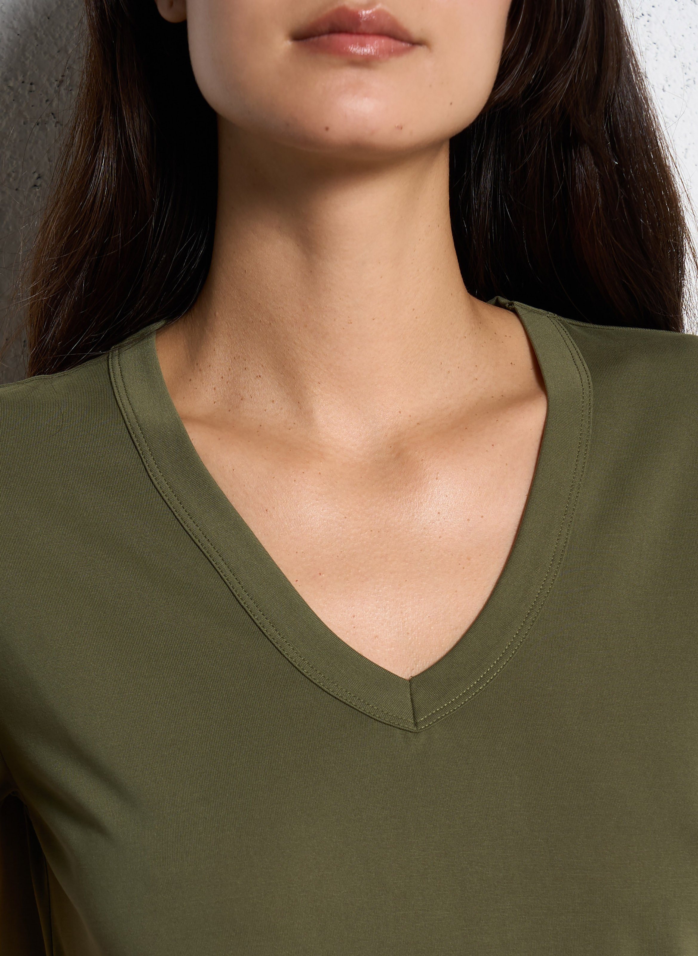 Tee-shirt droit col V  LE TEMPS DES CERISES Vert