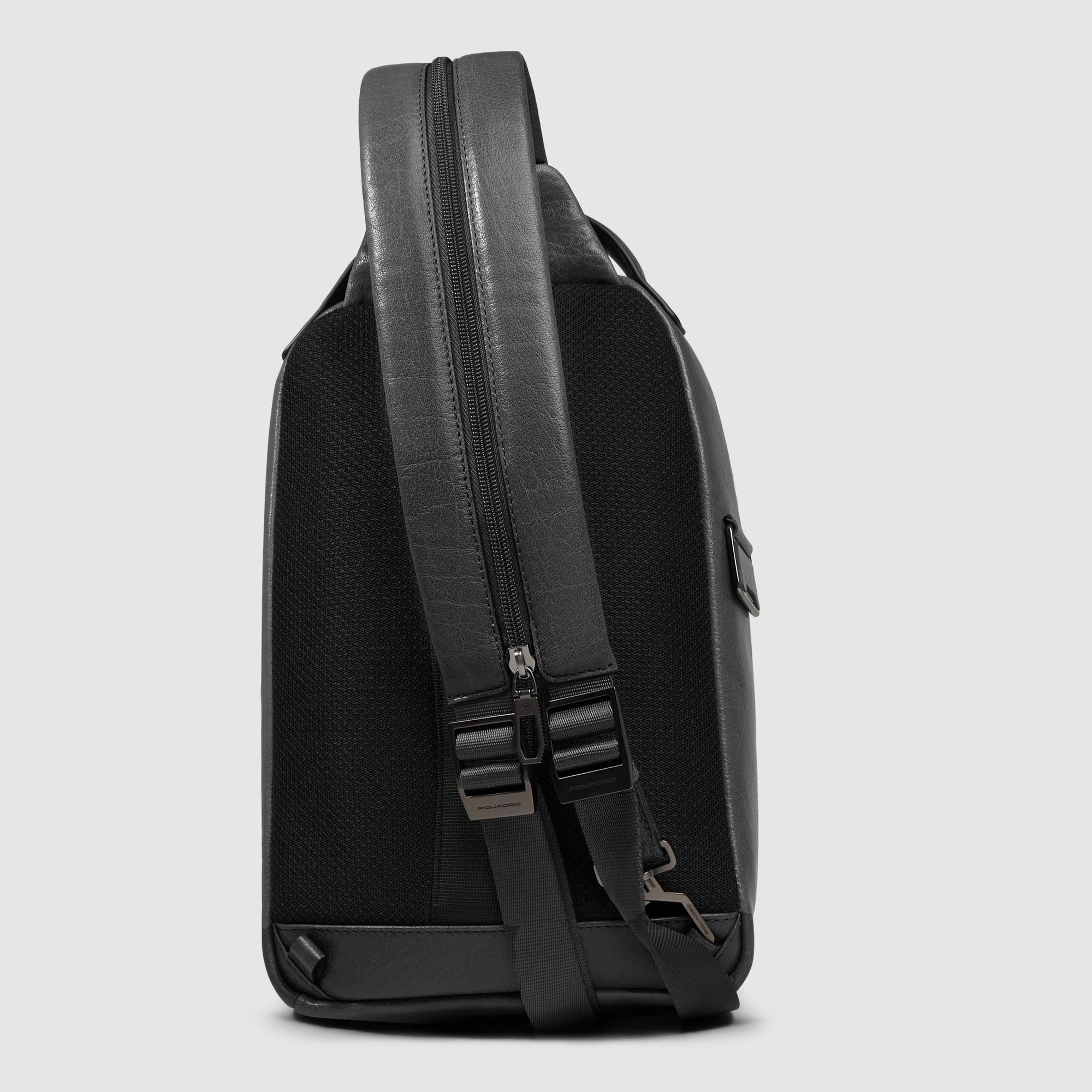 Convertible chest bag into backpack PIQUADRO Black