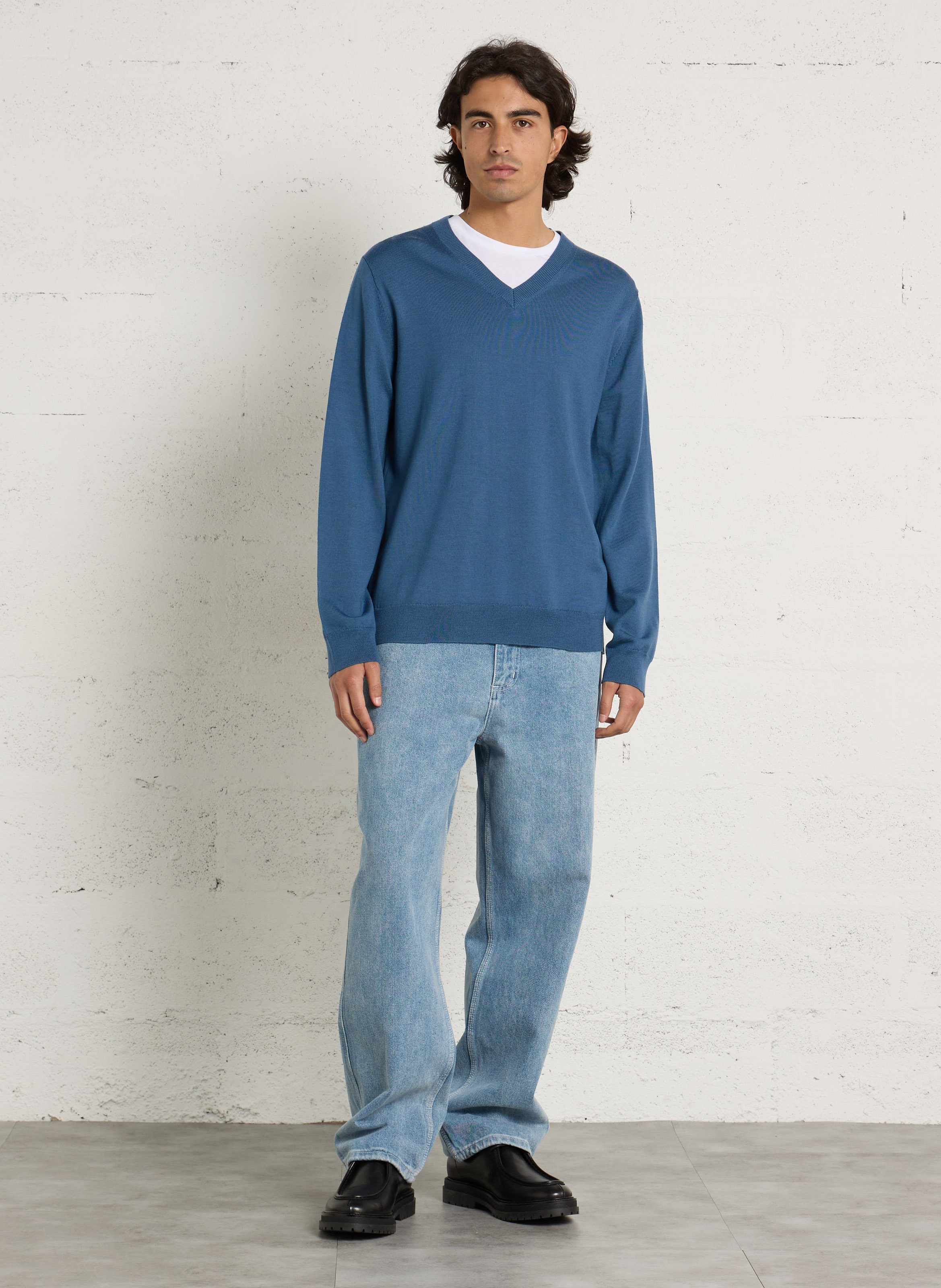 Pull droit col V en laine mérinos AU PRINTEMPS PARIS Bleu