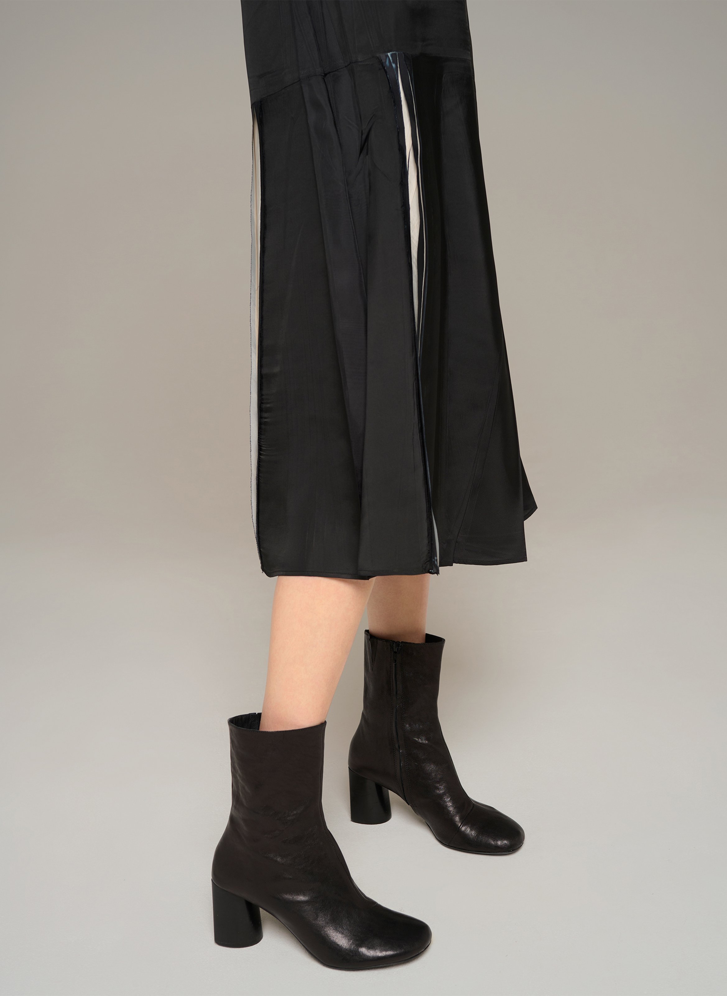 Midi V-Neck Loose Fit Dress COTELAC Black
