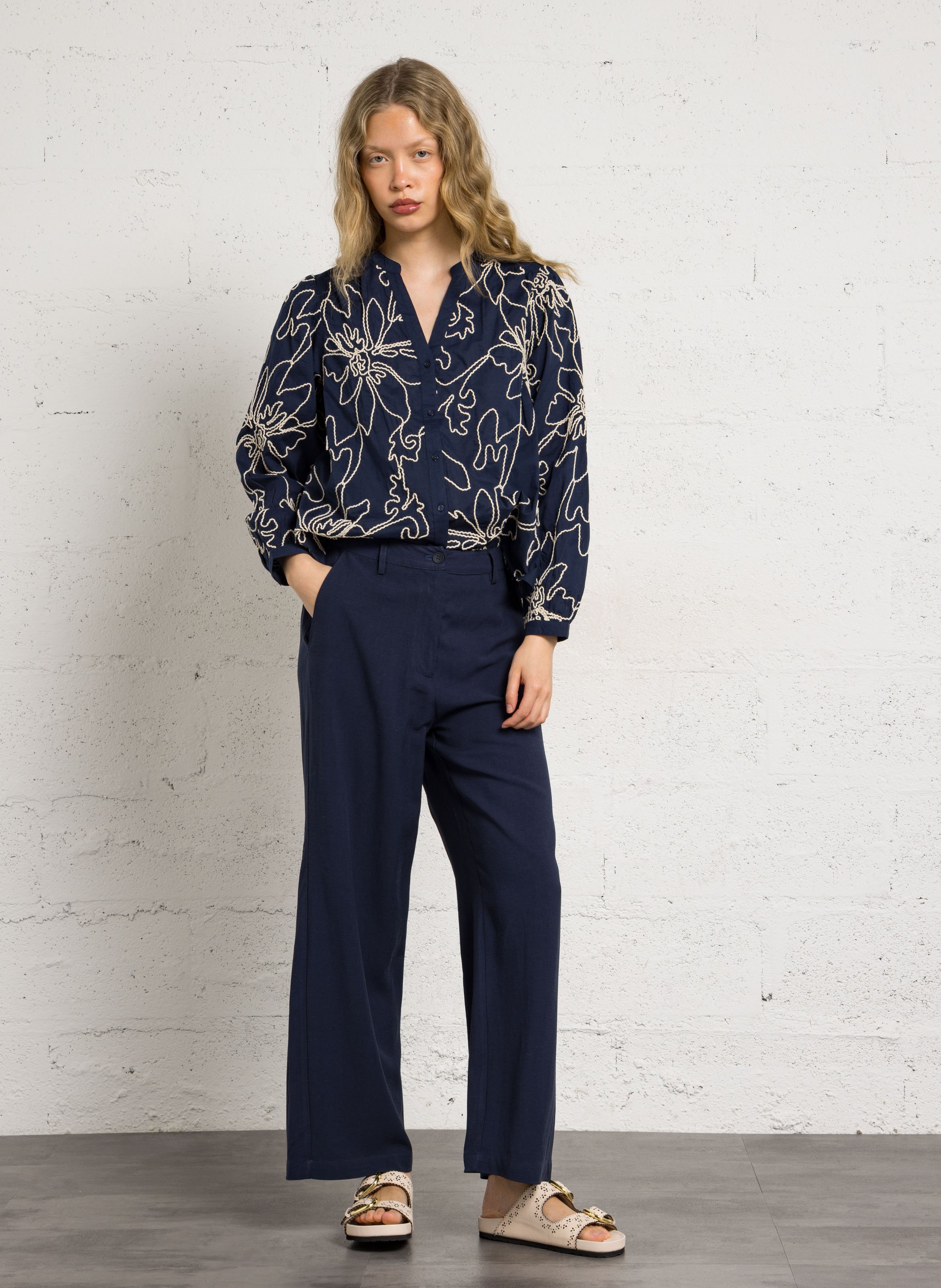 Blouse met Tunesische kraag en borduursels SUD EXPRESS Blauw