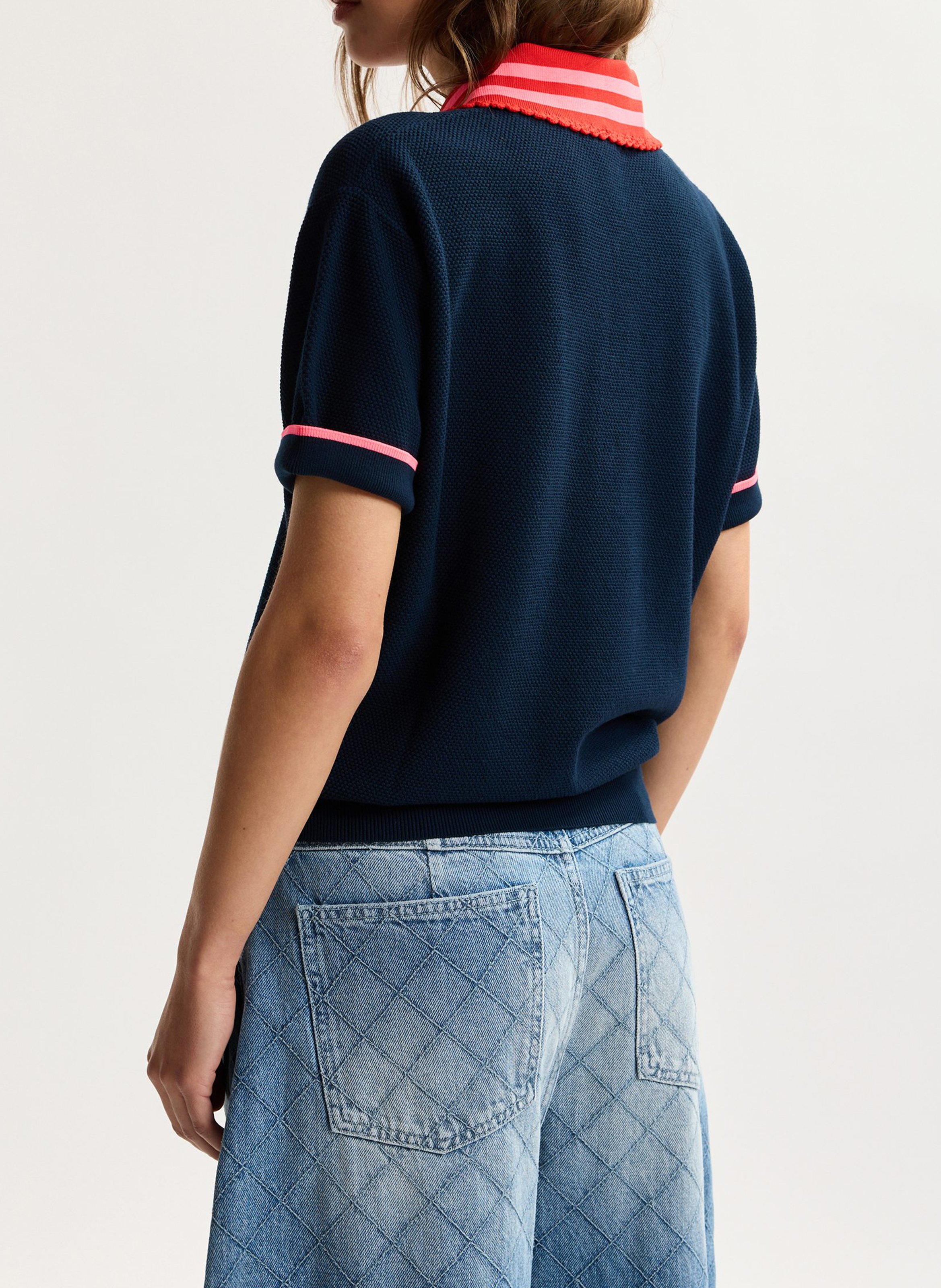 Gerade geschnittenes Poloshirt aus Strick ESSENTIEL ANTWERP Blau
