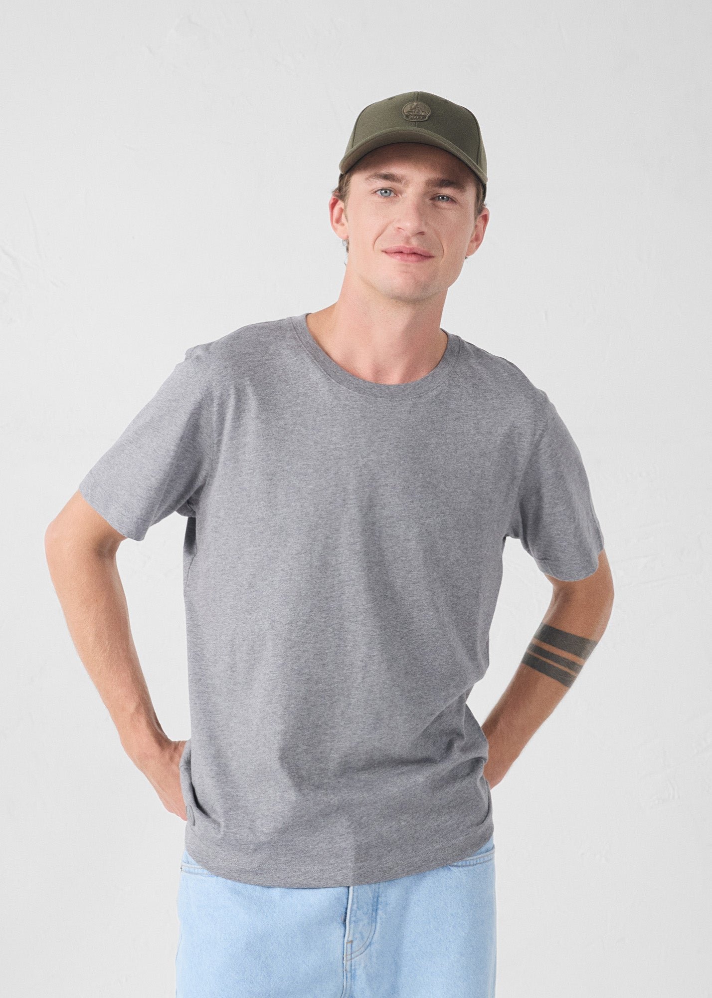 Round neck T-shirt in dark petrol. JOTT Grey