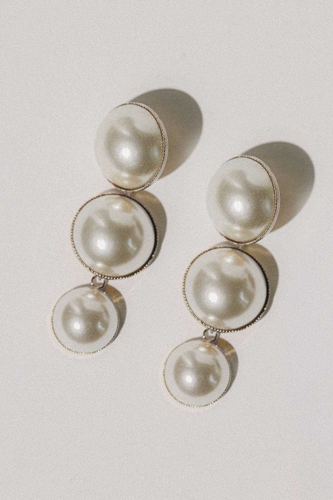 Maxi dangling stud earrings with gold-plated pearls MONSIEUR SIMONE Silver