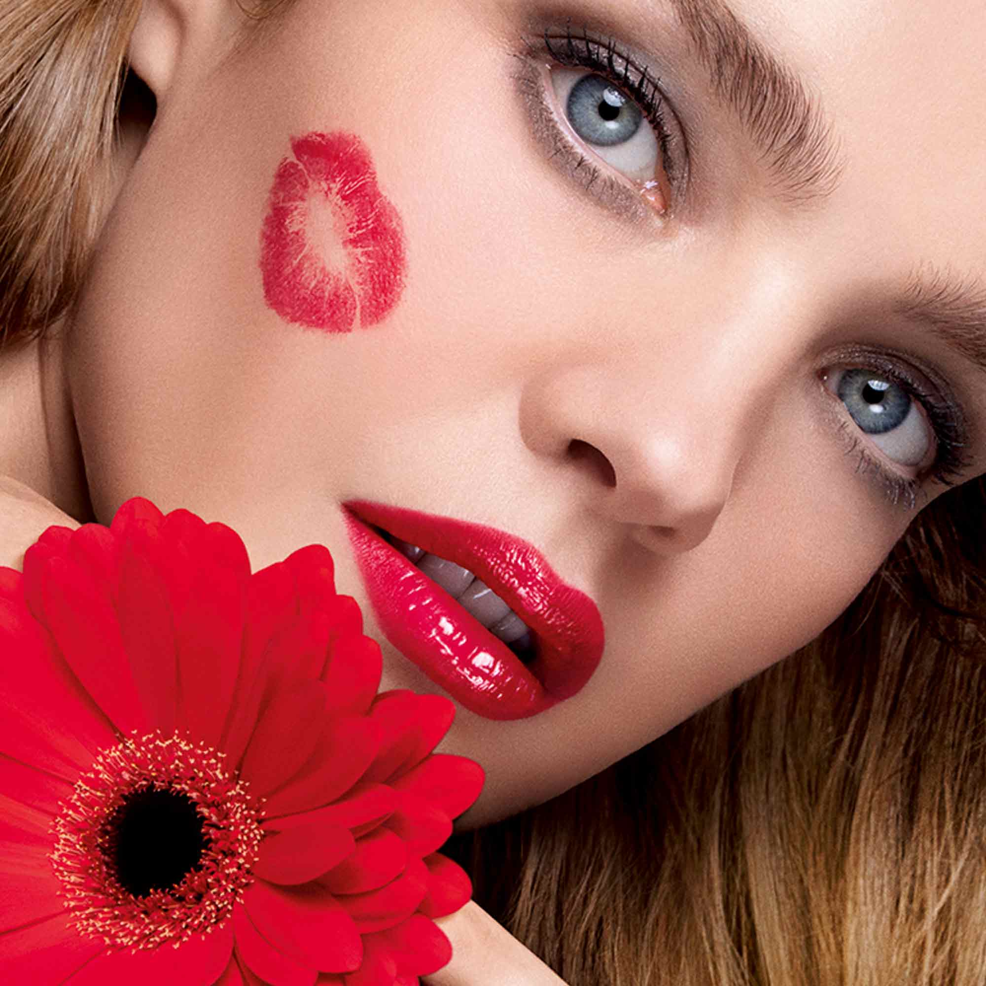 KissKiss Shine Bloom - Leuchtender Lippenstift mit 95% Inhaltsstoffen natürlichen Ursprungs GUERLAIN 309 fresh coral