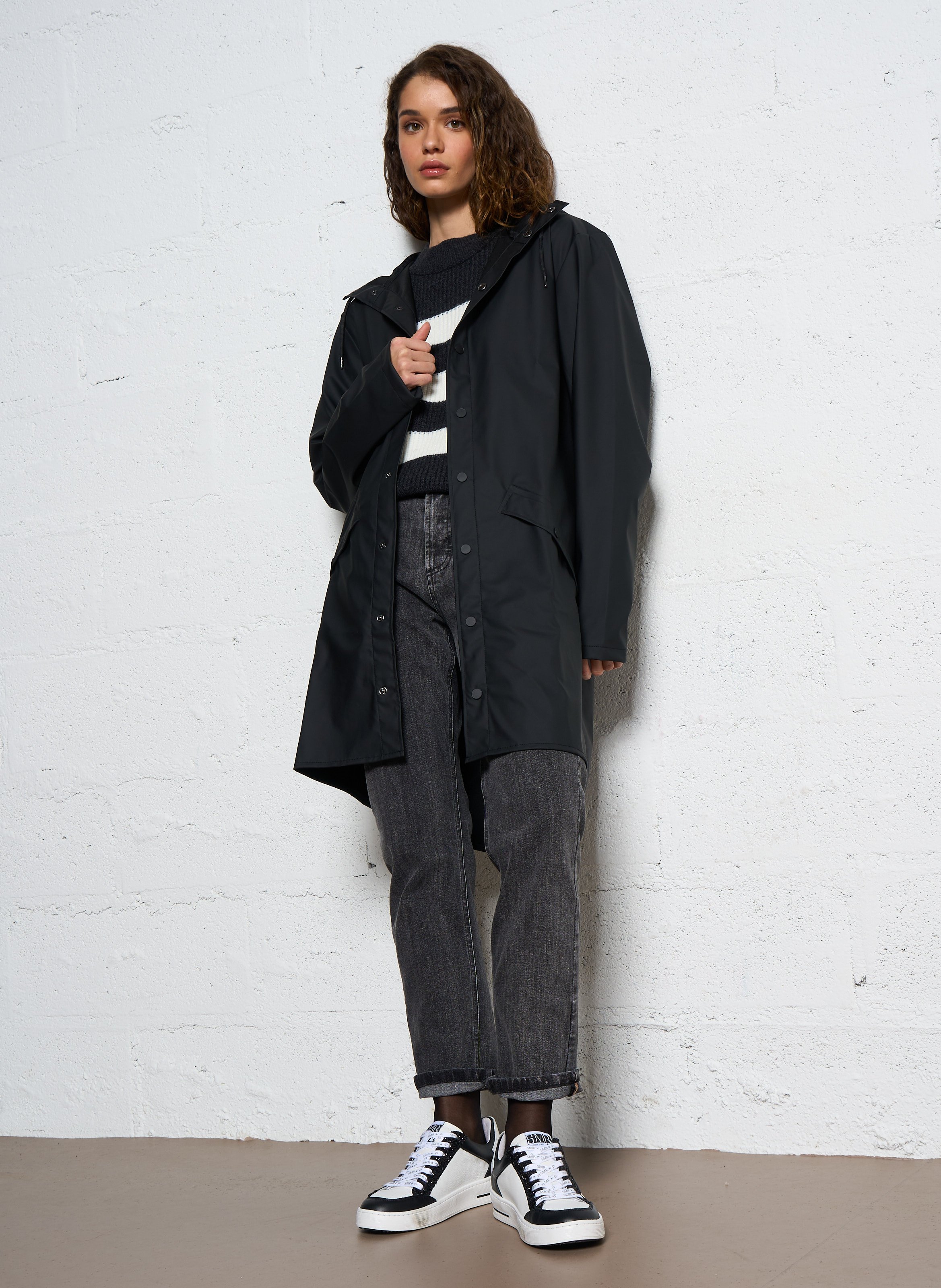 Hooded waterproof windcheater RAINS Black