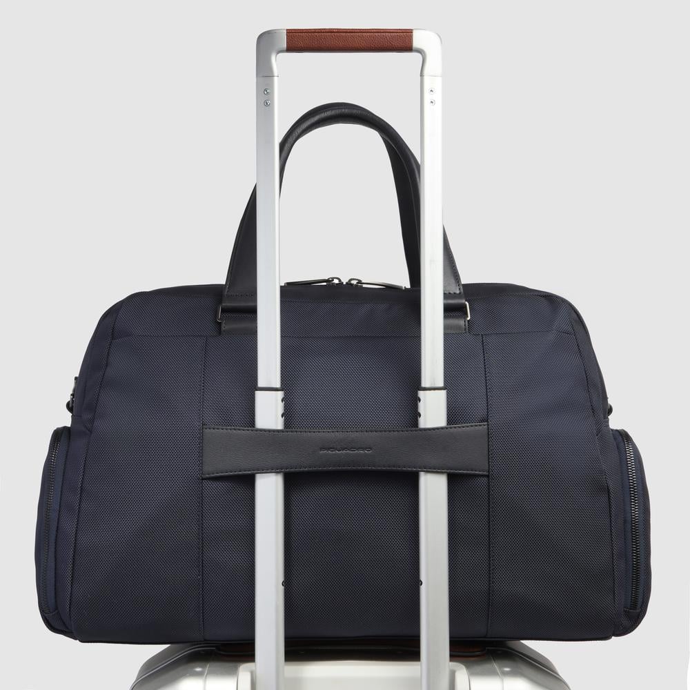 Travel bag made of recycled fabric with shoe compartment and trolley strap PIQUADRO Blue