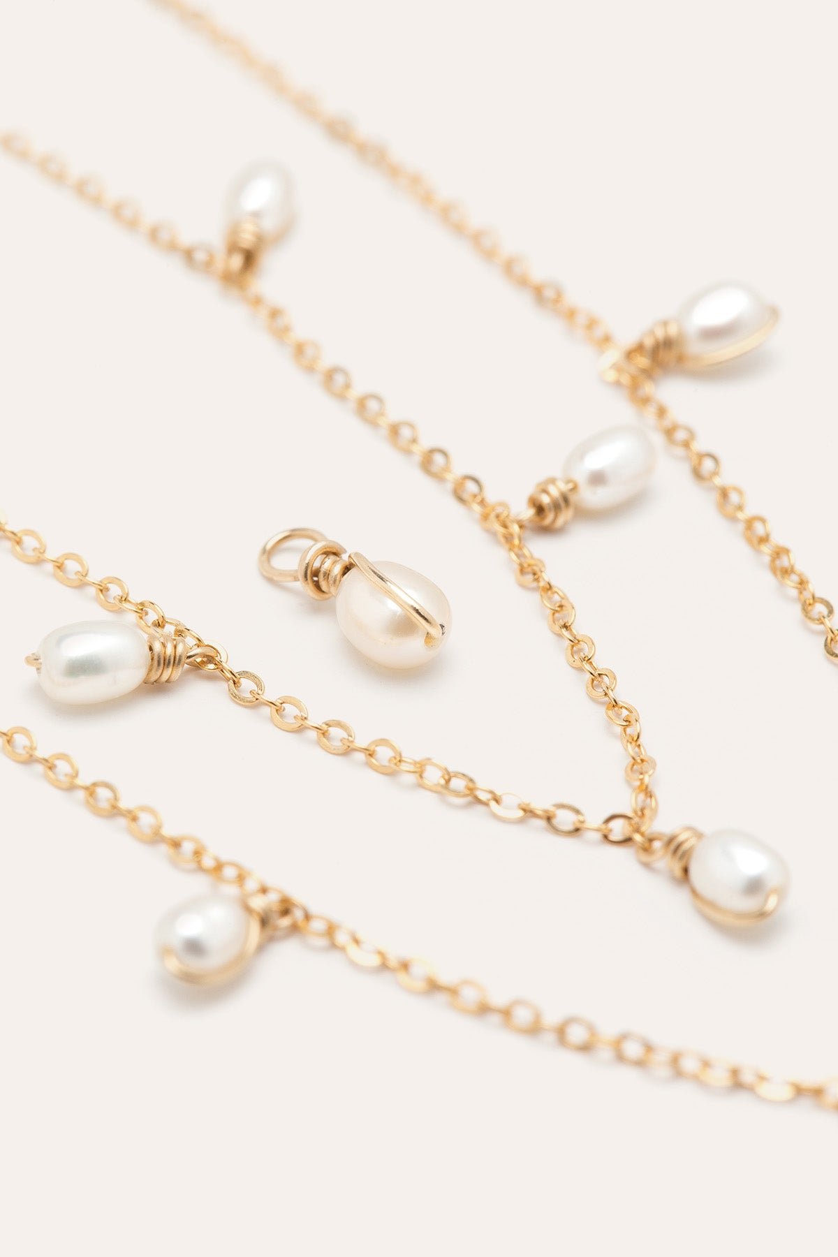 Mini pearl pendant YAY White