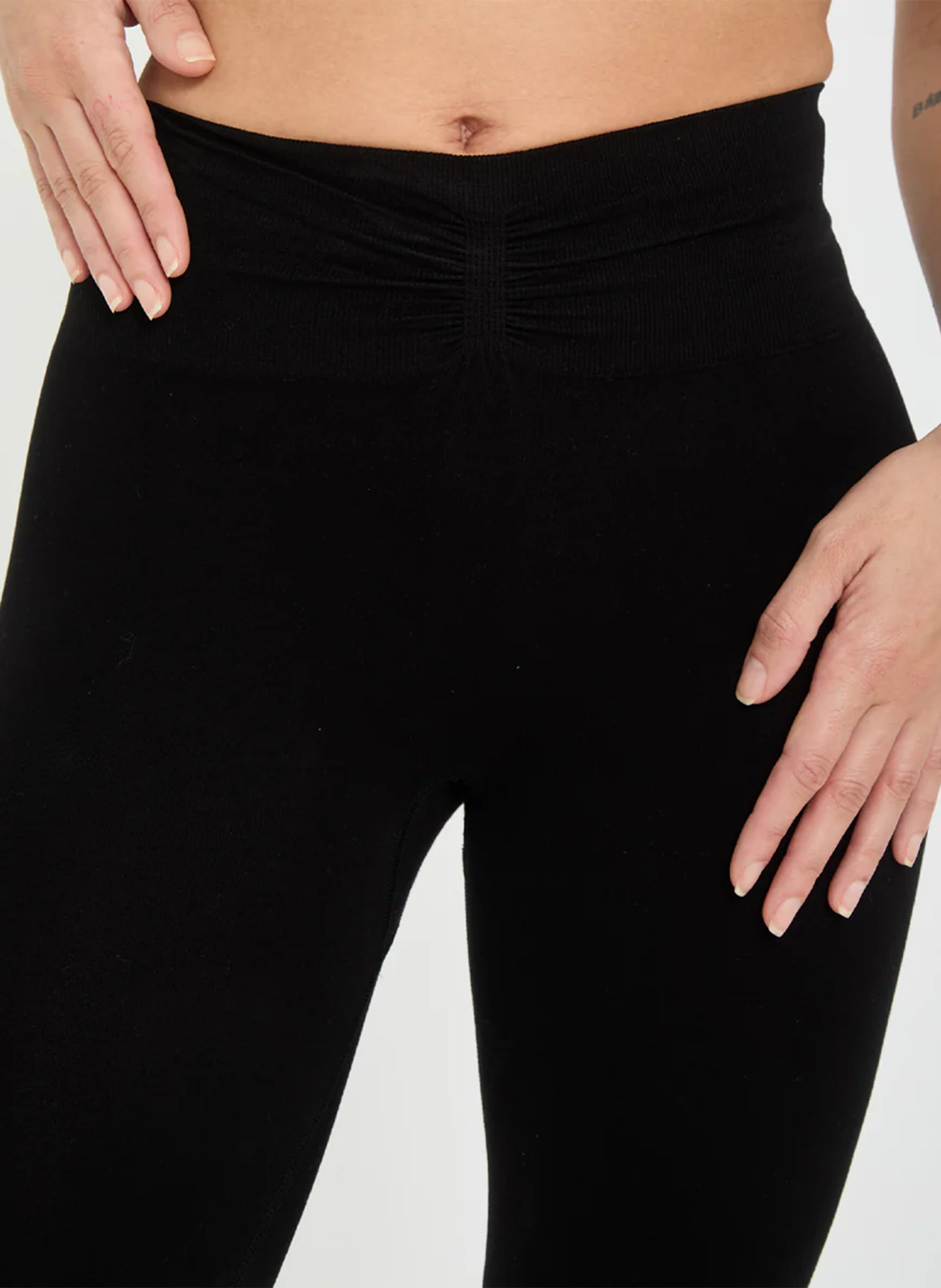 Base City sports leggings YOGA SEARCHER Black