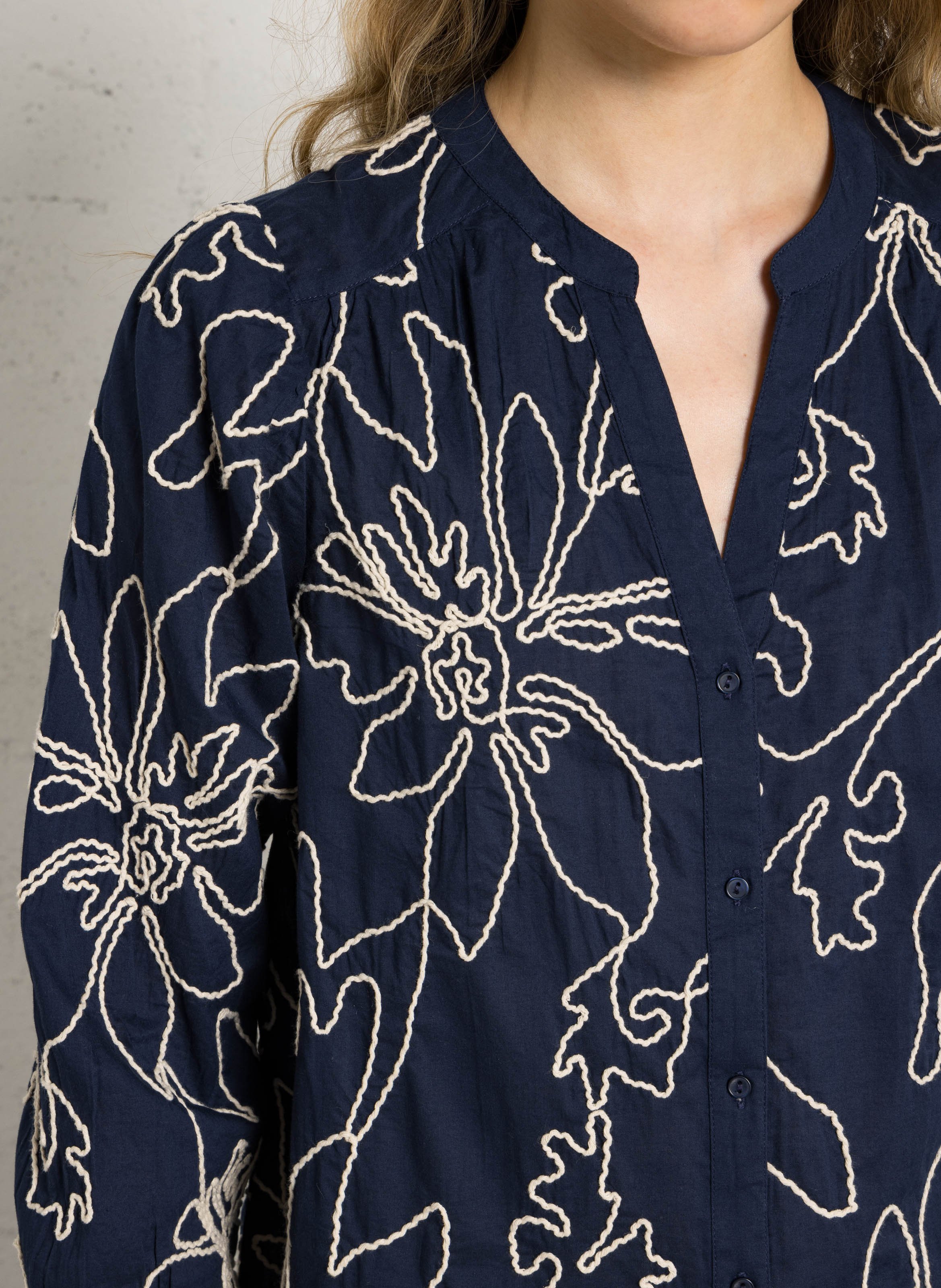 Blouse met Tunesische kraag en borduursels SUD EXPRESS Blauw