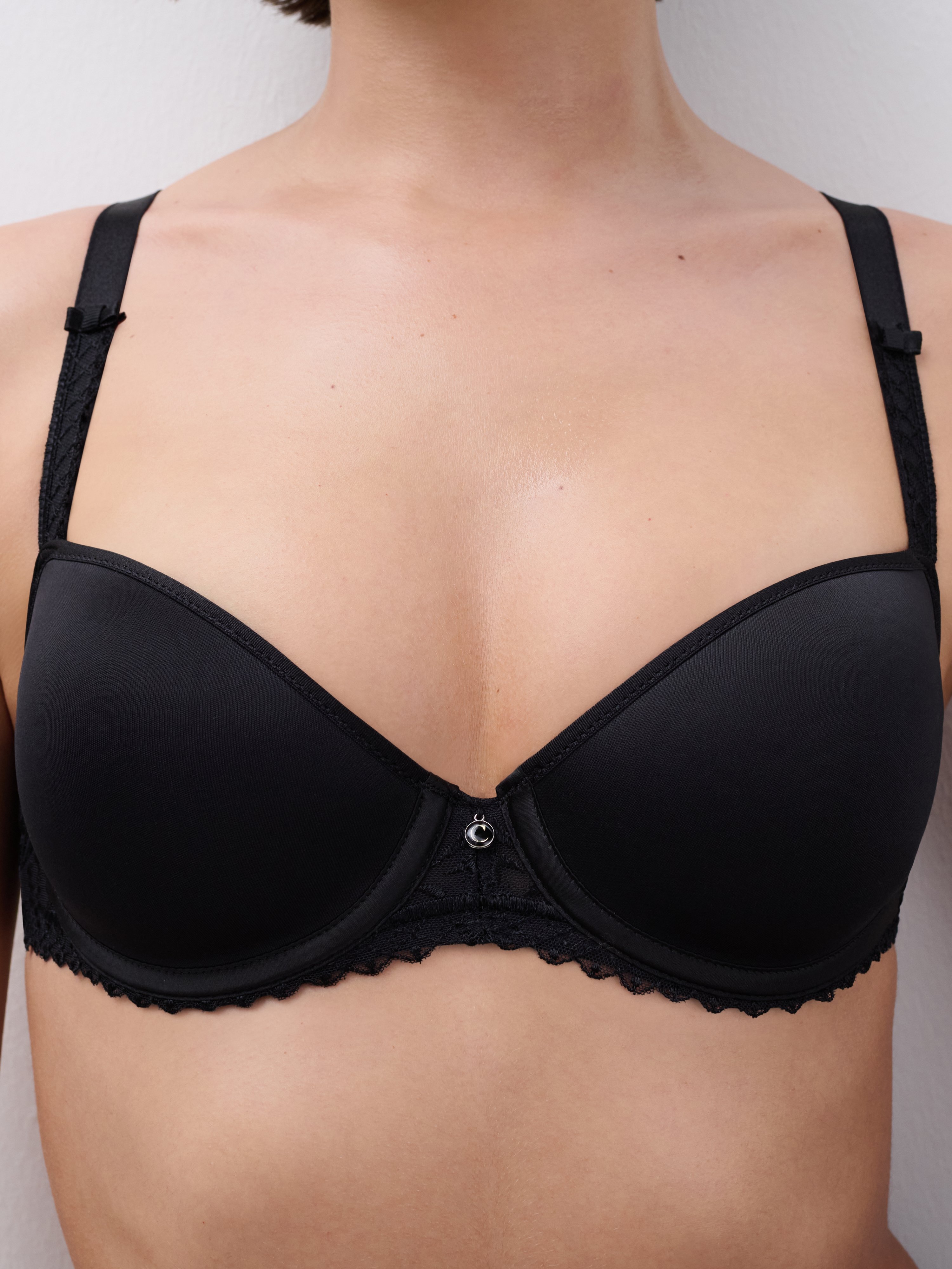 Memory foam half-cup bra CHANTELLE Black