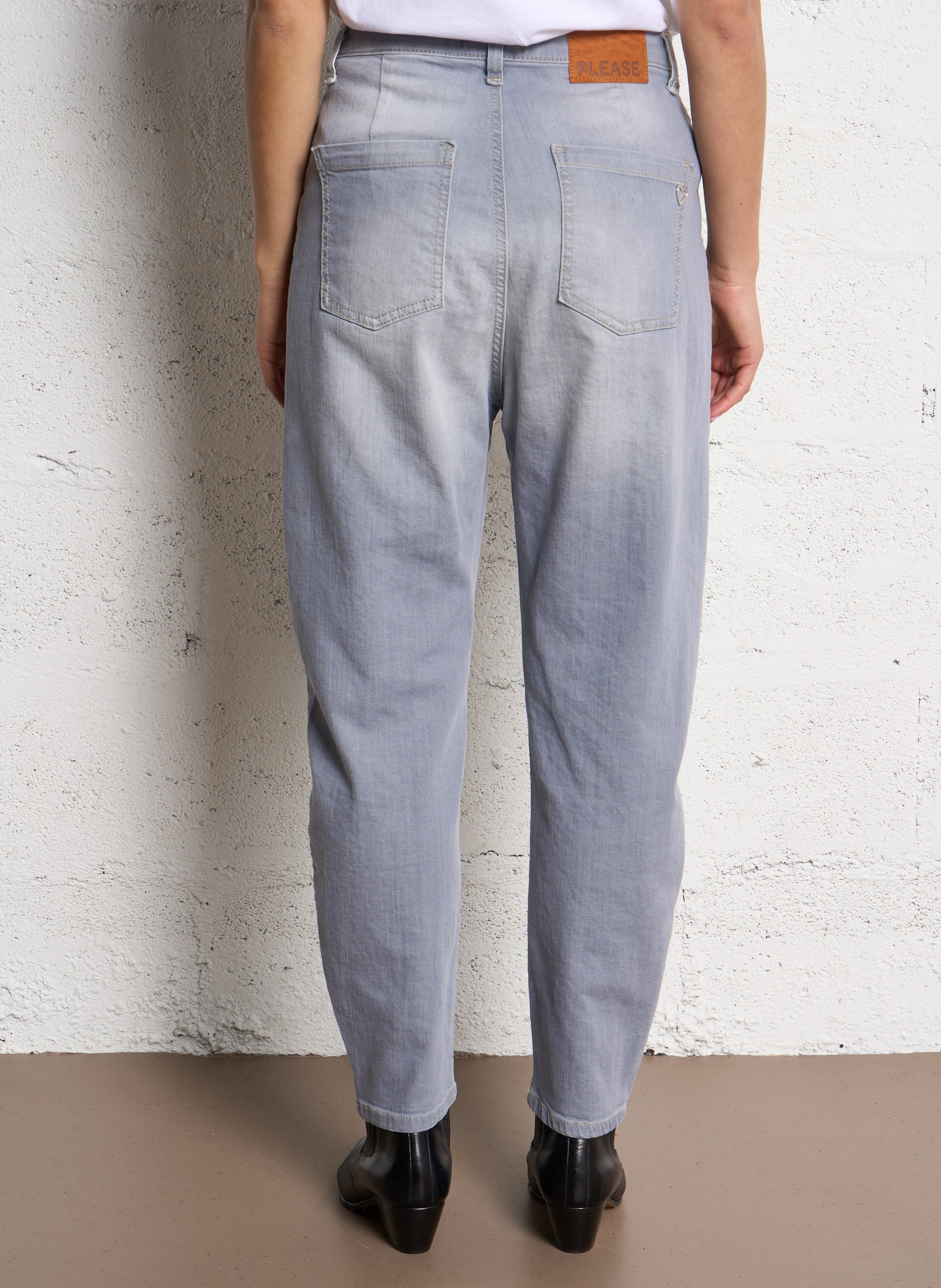 Jean ballon à boutonnière asymétrique PLEASE Gris