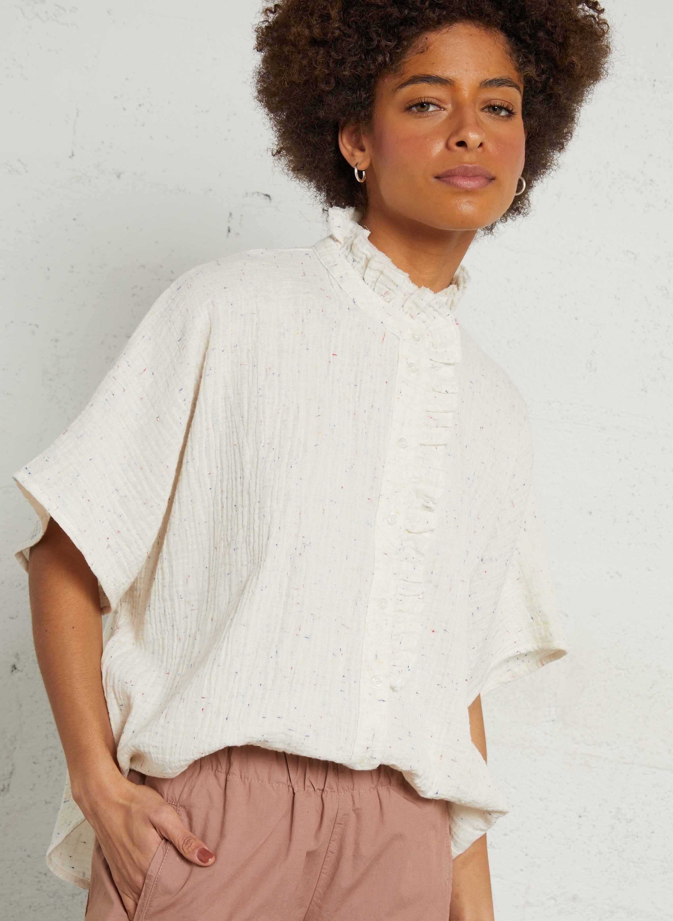 Weites Hemd mit viktorianischem Kragen aus Baumwolle HOD PARIS Beige