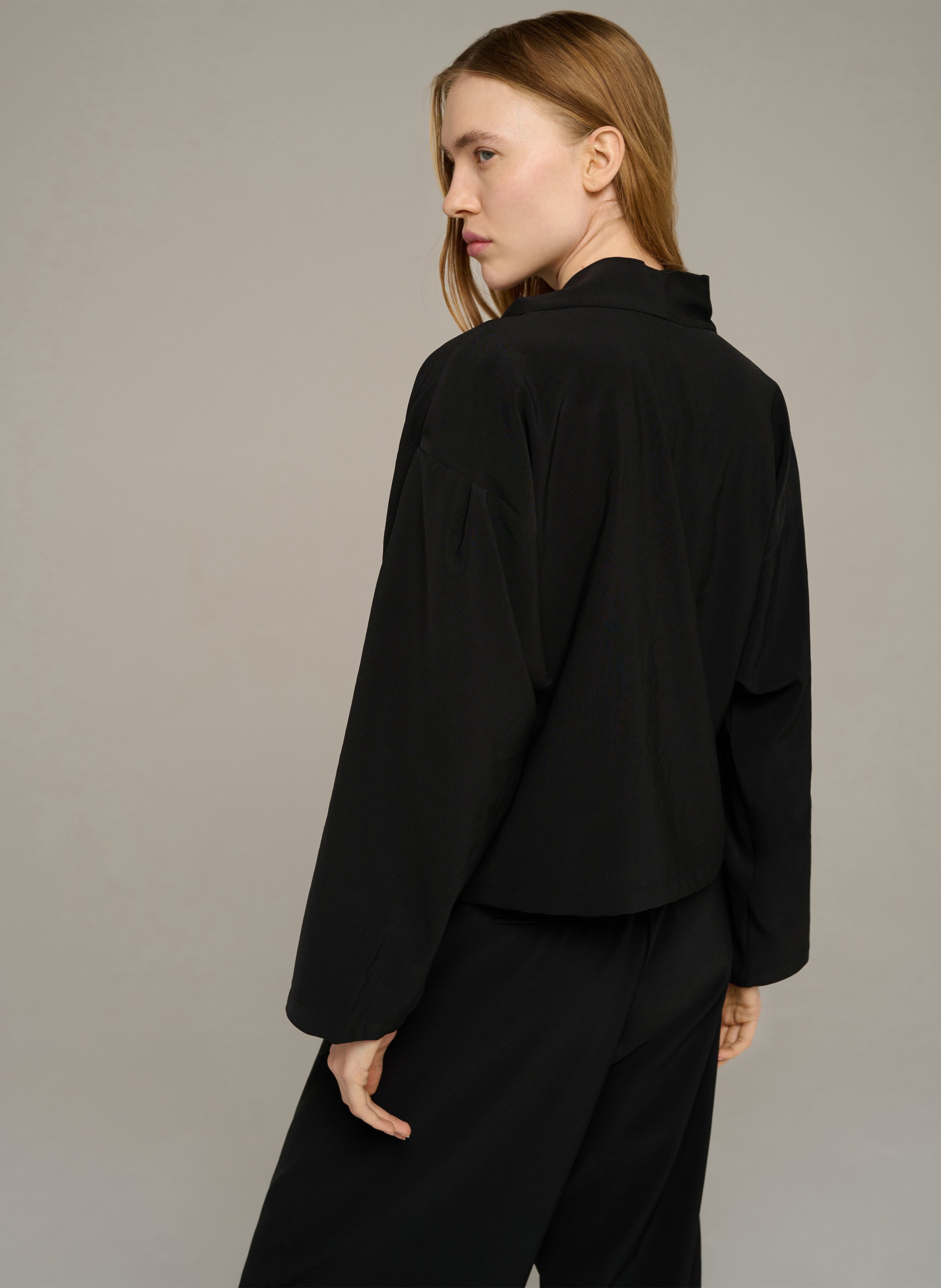 Weite Bluse mit langen Ärmeln COTELAC Schwarz