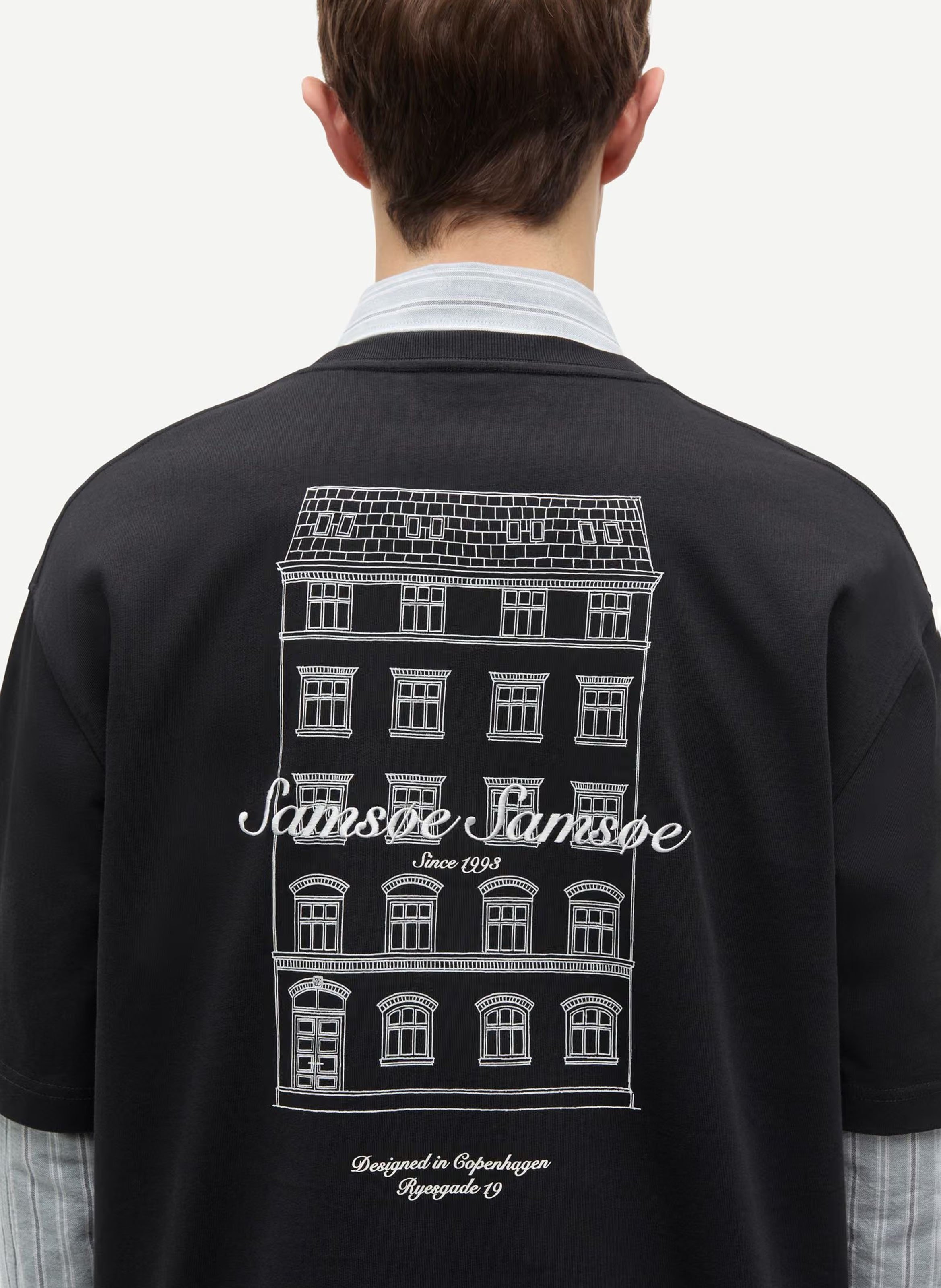 Gerader Rundhalsausschnitt T-Shirt mit Bio-Baumwollprint. SAMSOE SAMSOE Schwarz