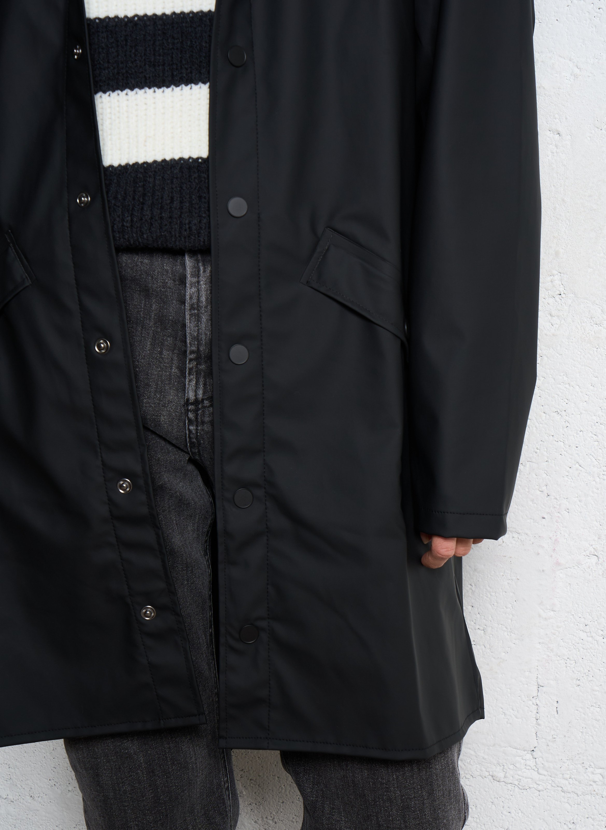 Hooded waterproof windcheater RAINS Black