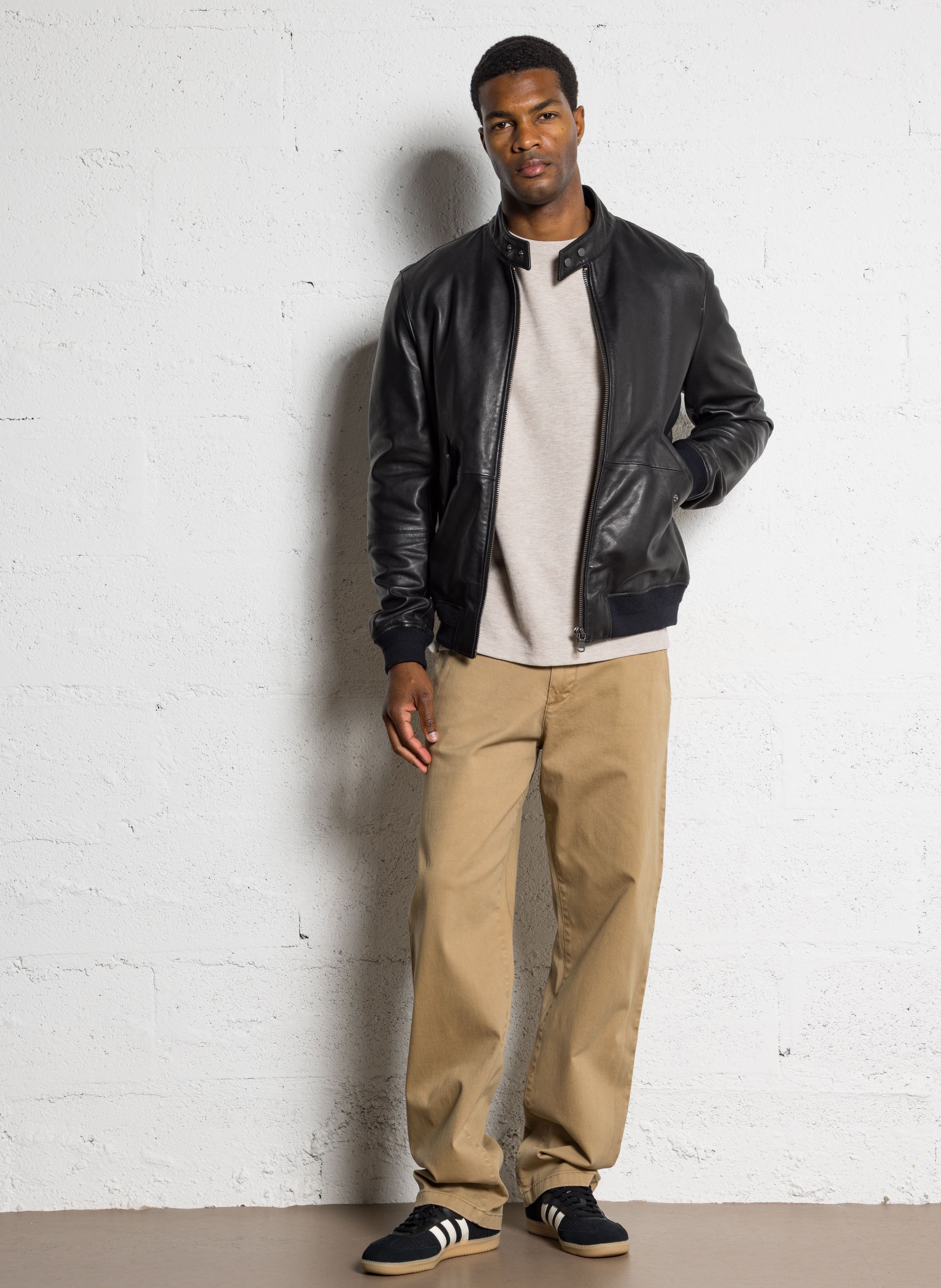 Gerader Blouson mit Stehkragen aus Leder IKKS Schwarz