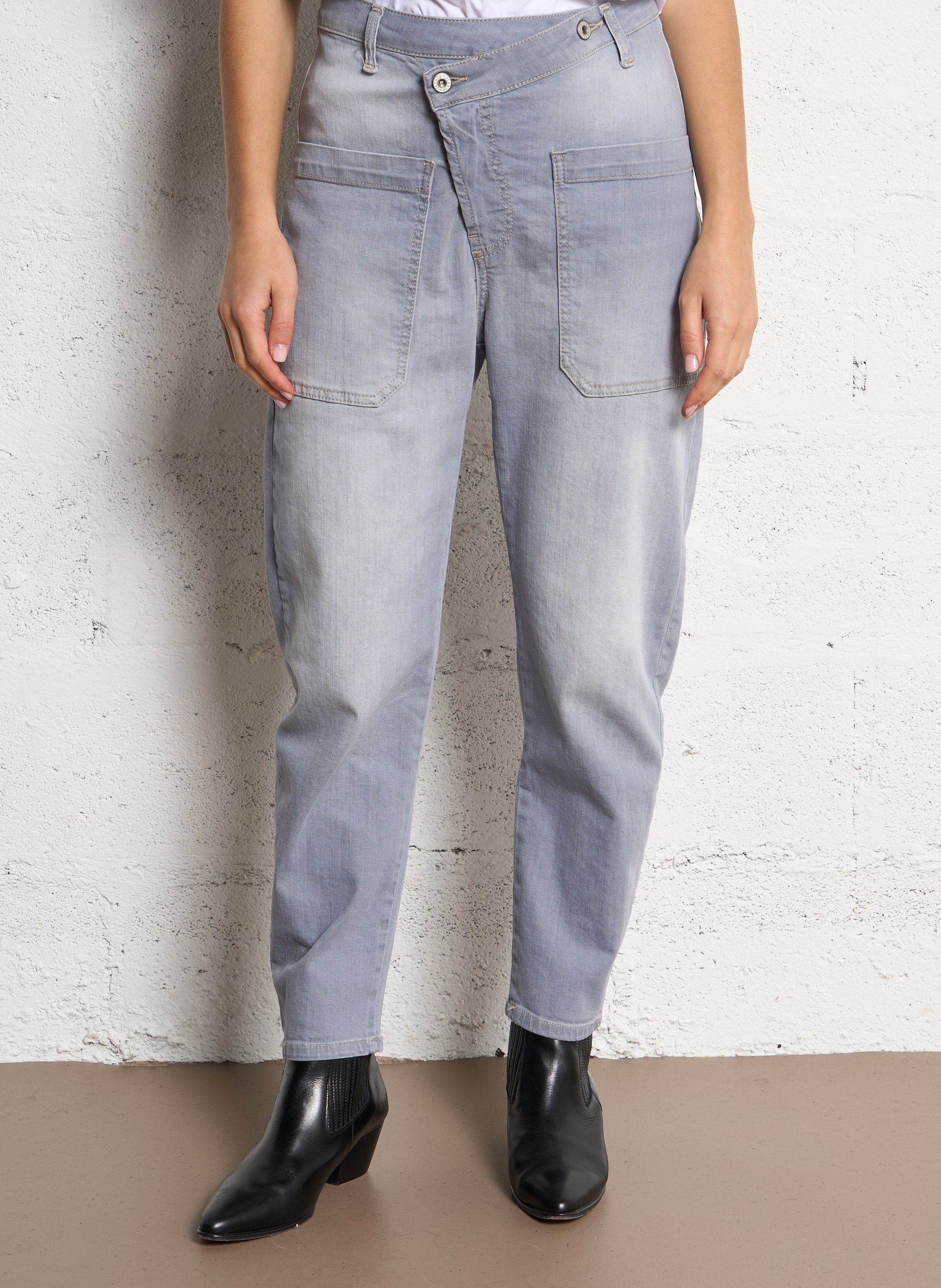 Jean ballon à boutonnière asymétrique PLEASE Gris